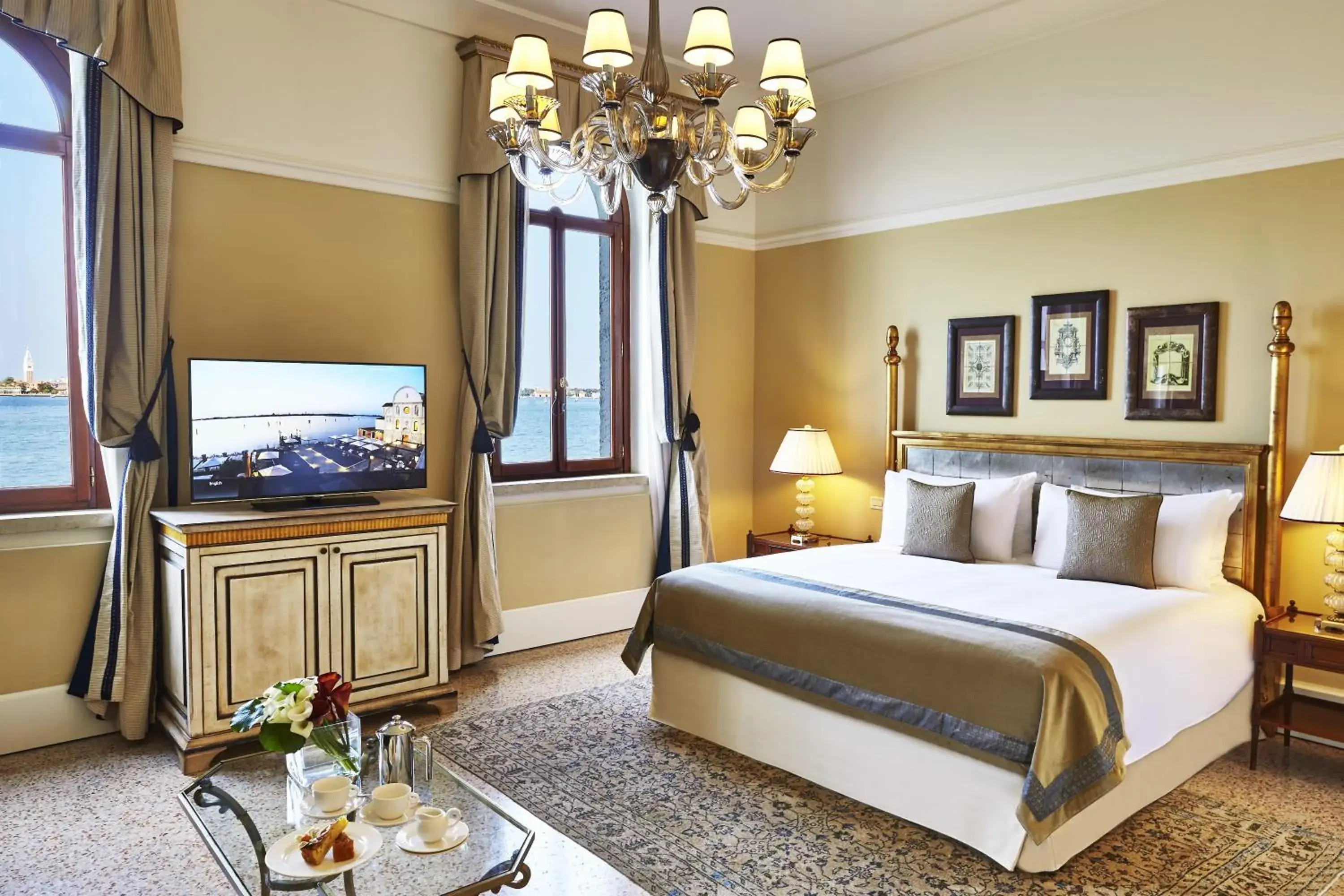 Junior Suite with Lagoon View - single occupancy in San Clemente Palace Kempinski