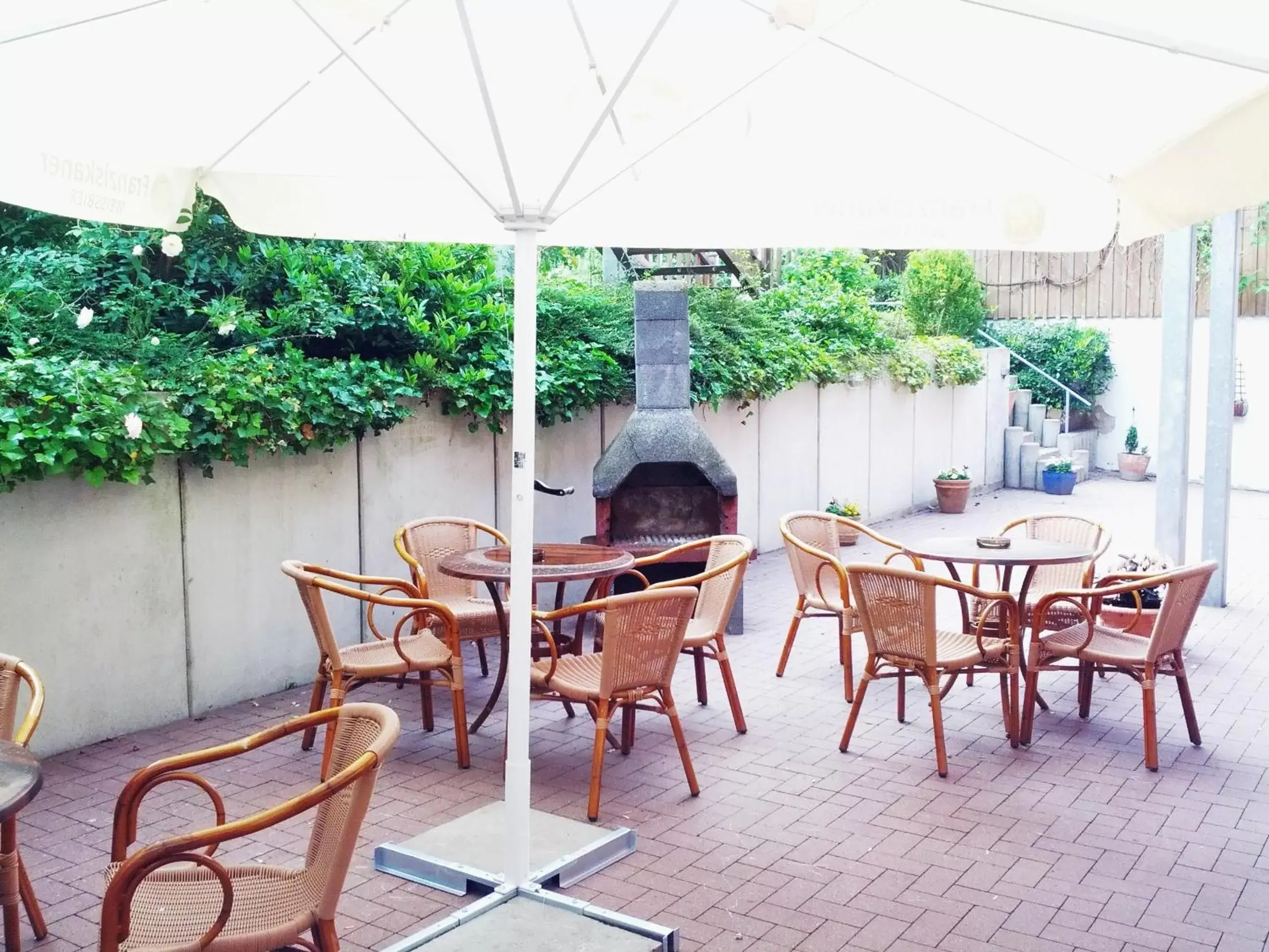 Patio in Apart Hotel Sarstedter Hof