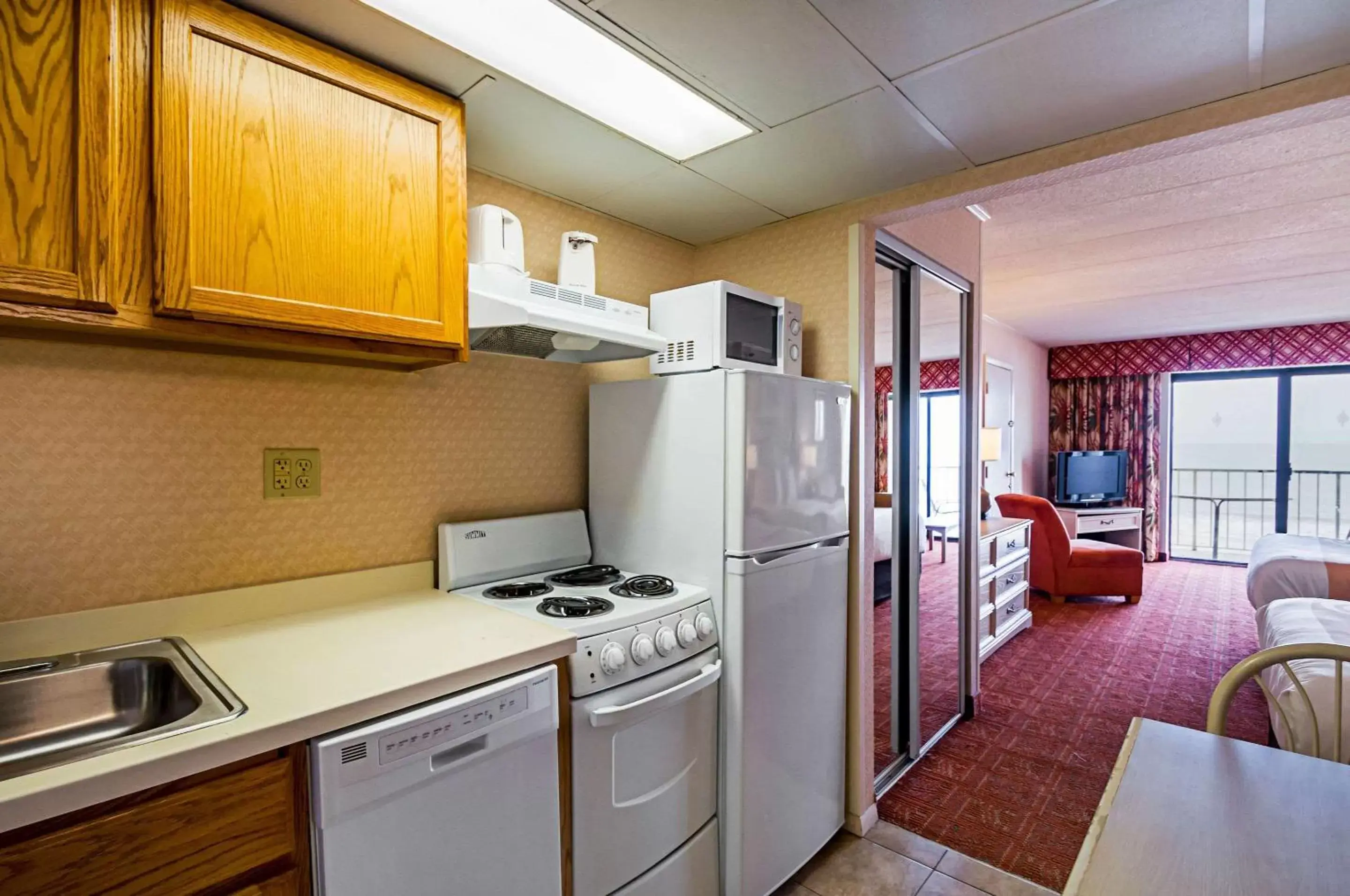 Photo of the whole room, Kitchen/Kitchenette in Quality Inn Oceanfront