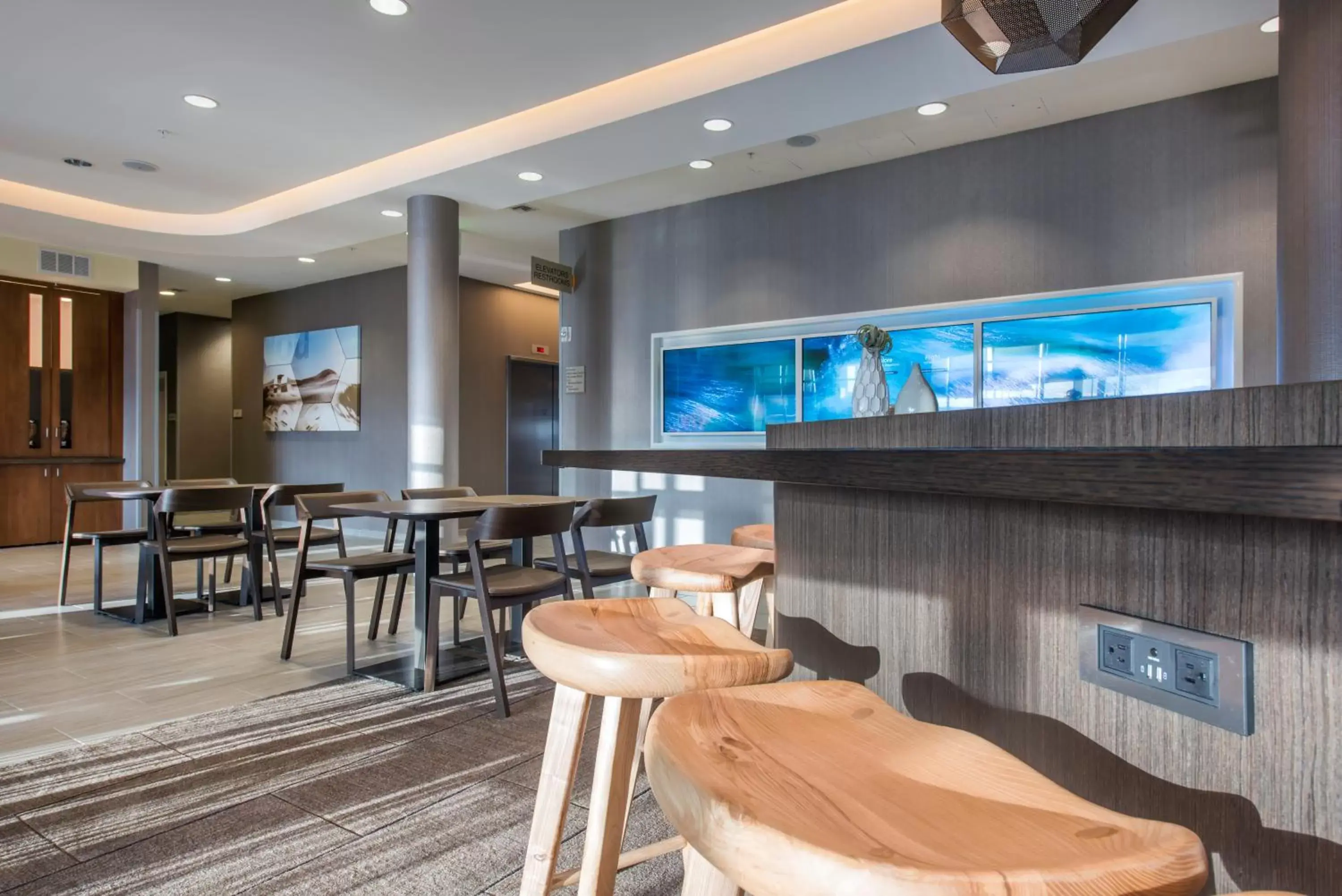 Lobby or reception, Lounge/Bar in SpringHill Suites by Marriott Gallup