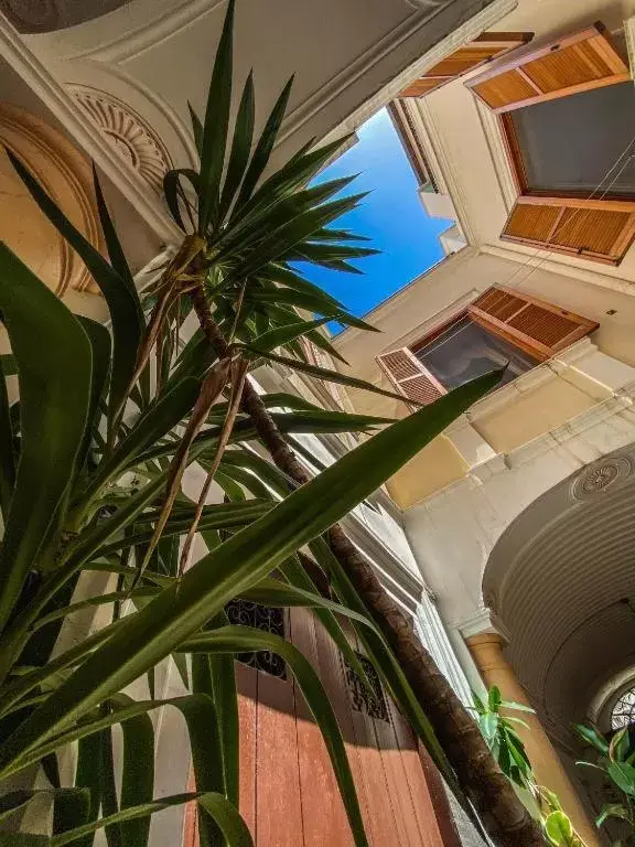 Inner courtyard view, Pool View in Casa d'Angio' B&B