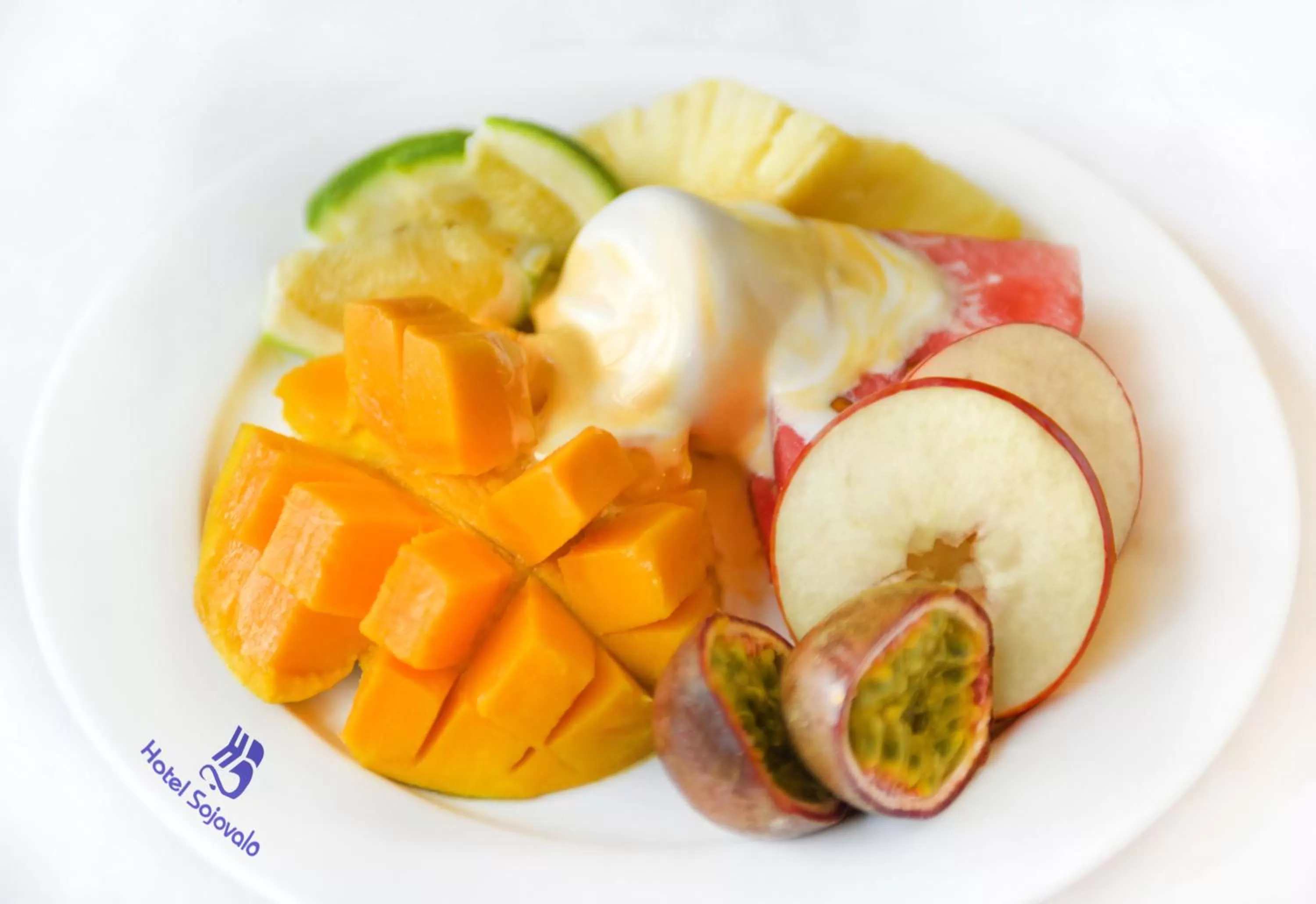 Continental breakfast in Hotel Sojovalo