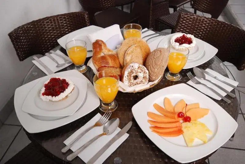Food, Breakfast in Hotel & Suites Galeria