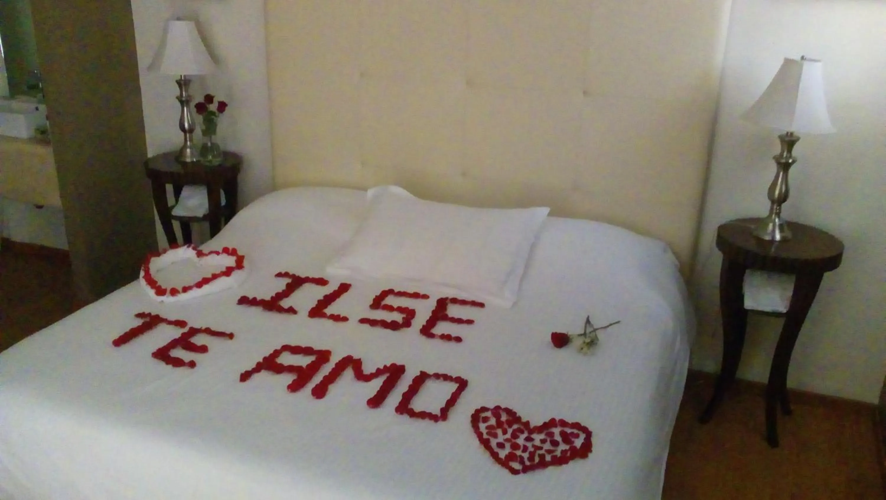 Decorative detail, Bed in Casa Mateo Hotel Boutique