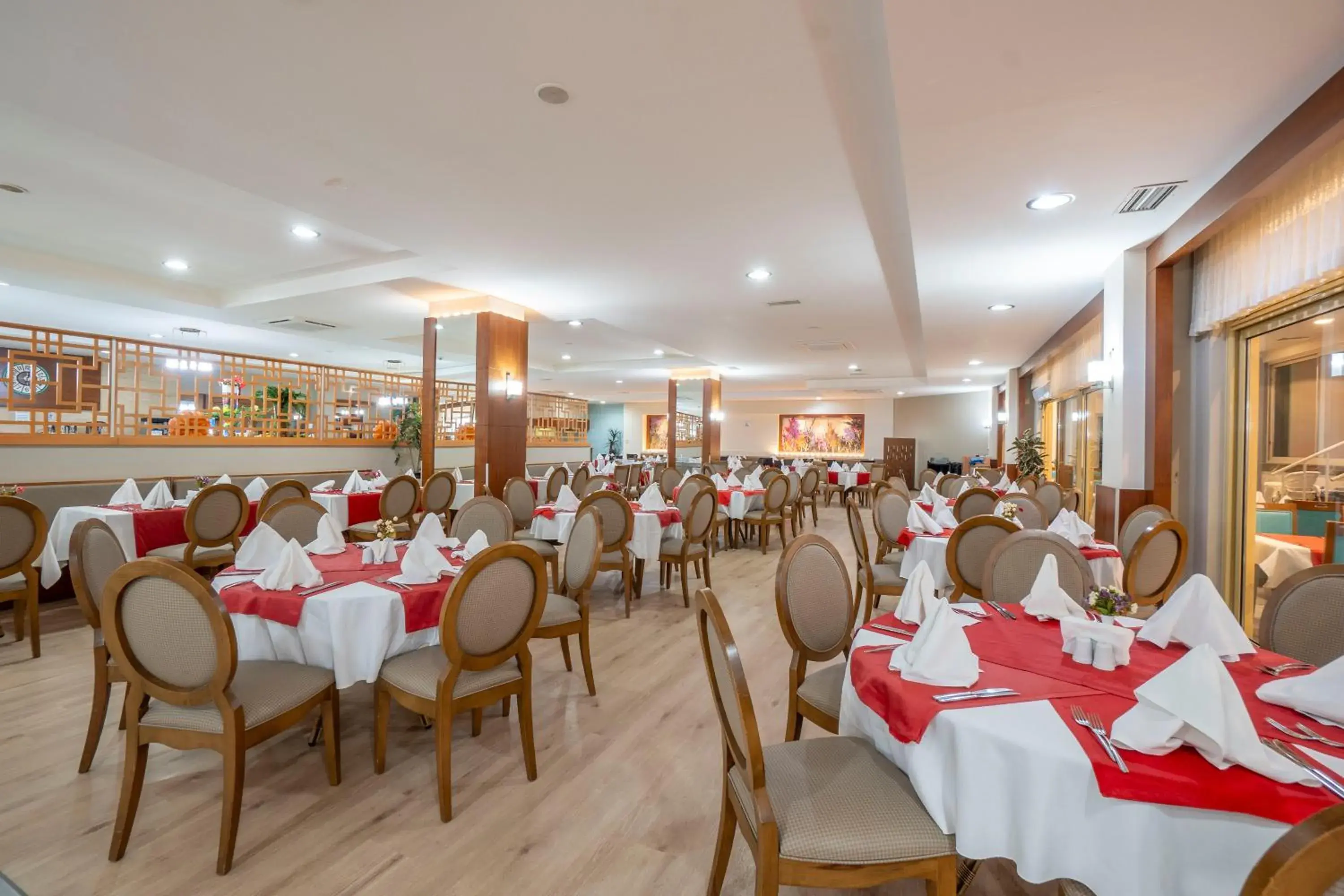 Restaurant/places to eat in Side Breeze Hotel Restaurant/places to eat in Side Breeze Hotel