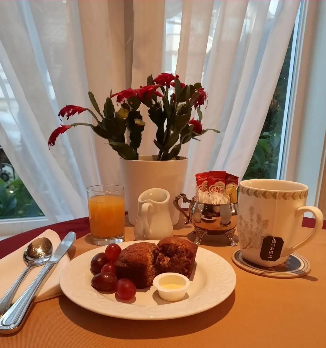 Breakfast in The Beacon Inn at Sidney