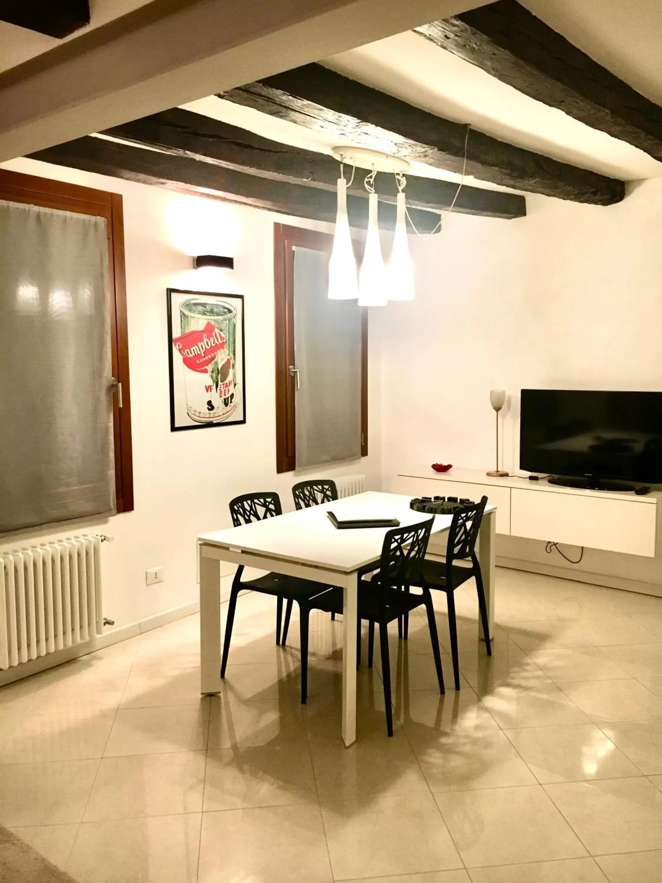 Dining Area in B&B Fortuny