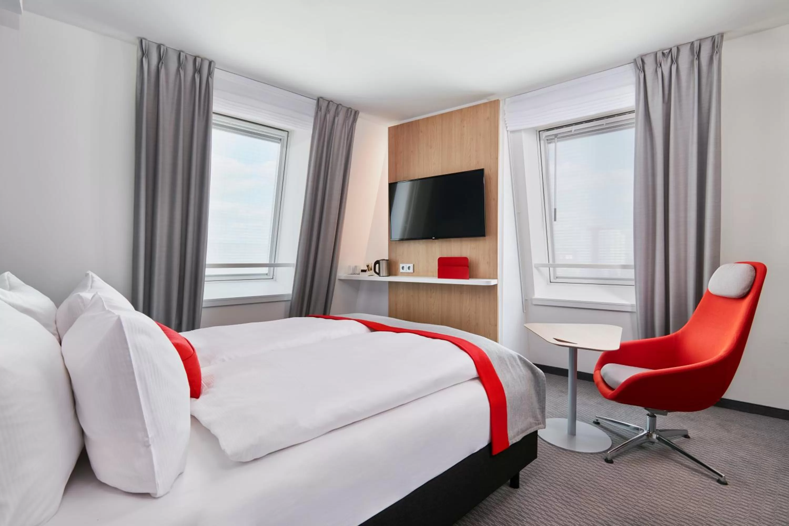 Photo of the whole room, Bed in Holiday Inn Express - Berlin - Alexanderplatz by IHG