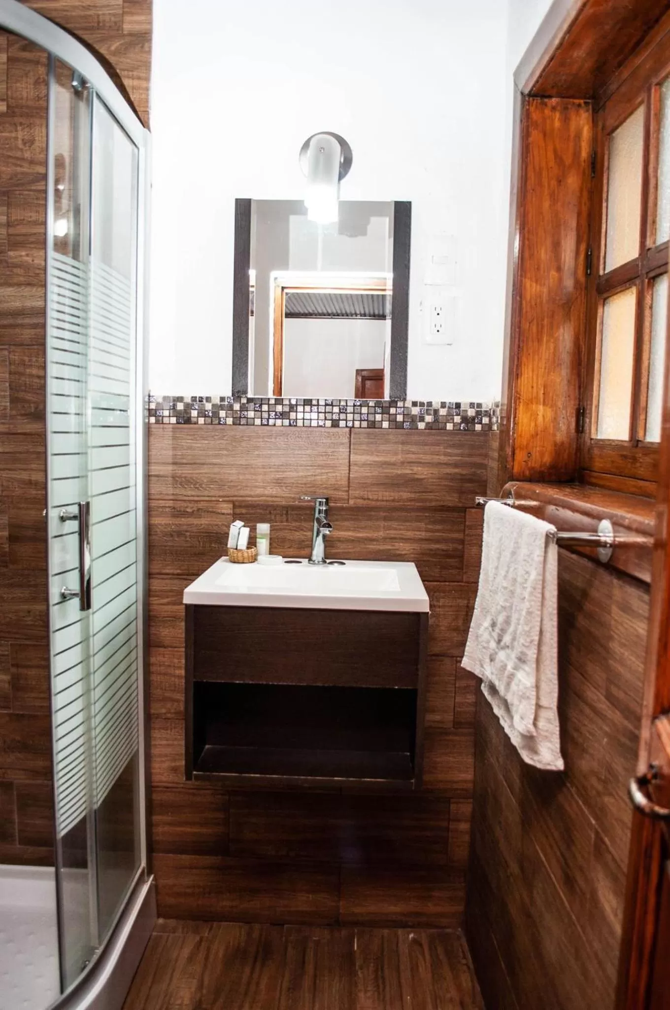 Shower, Bathroom in Mansión del Virrey