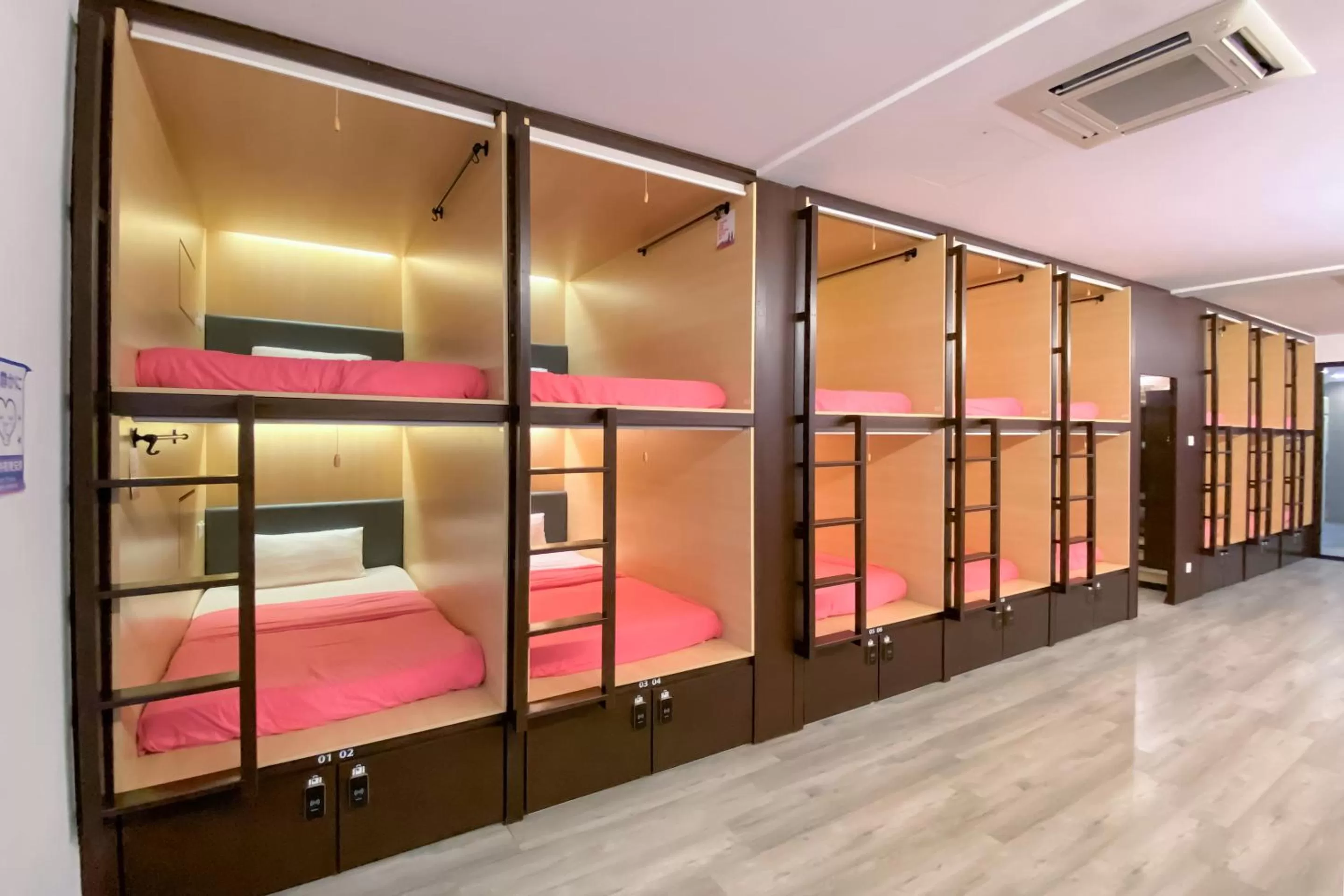 bunk bed in OYO 89809 Sogor Girls Dormitory Female Only