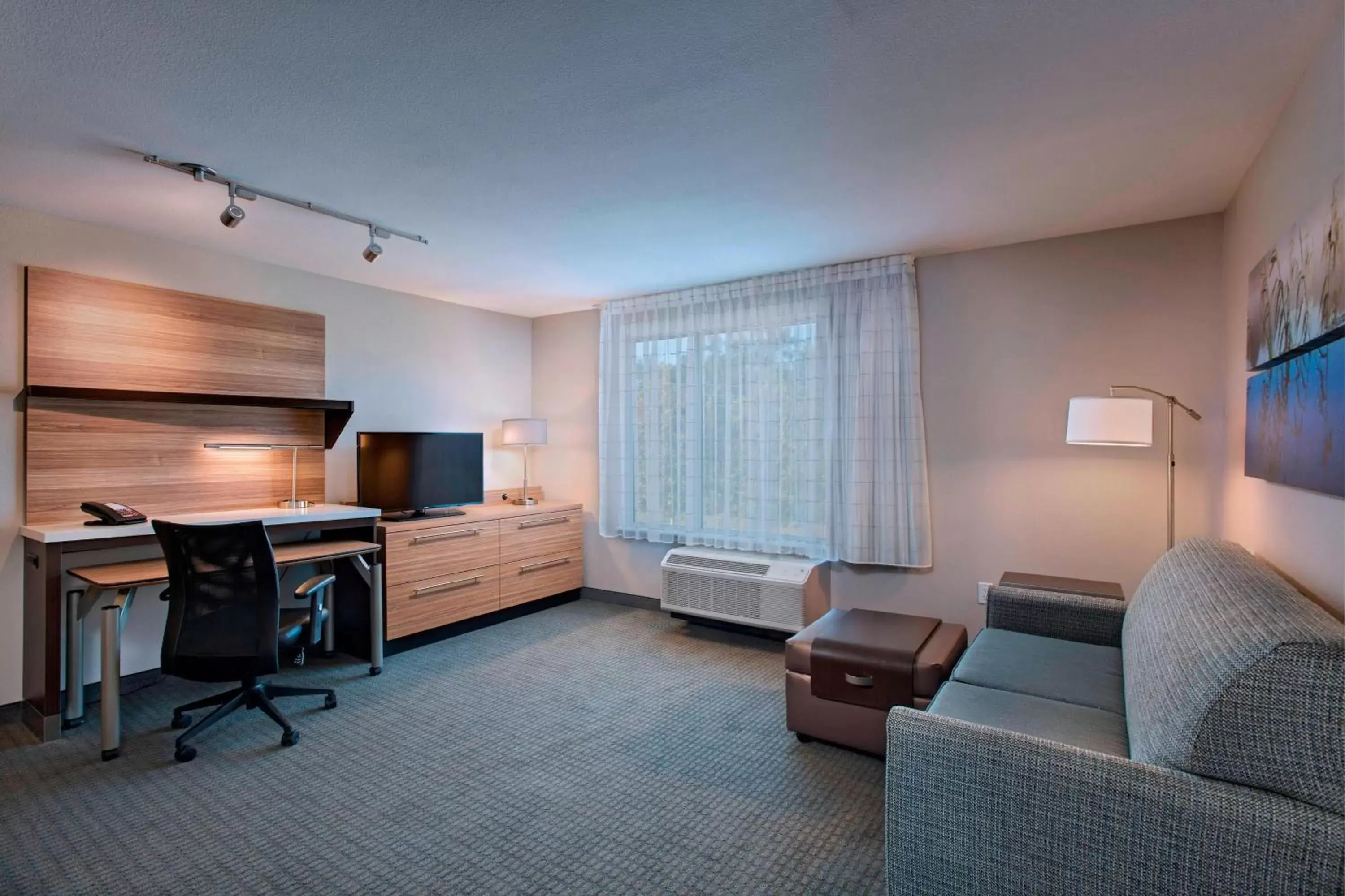 Living room, Seating Area in TownePlace Suites by Marriott Lakeland