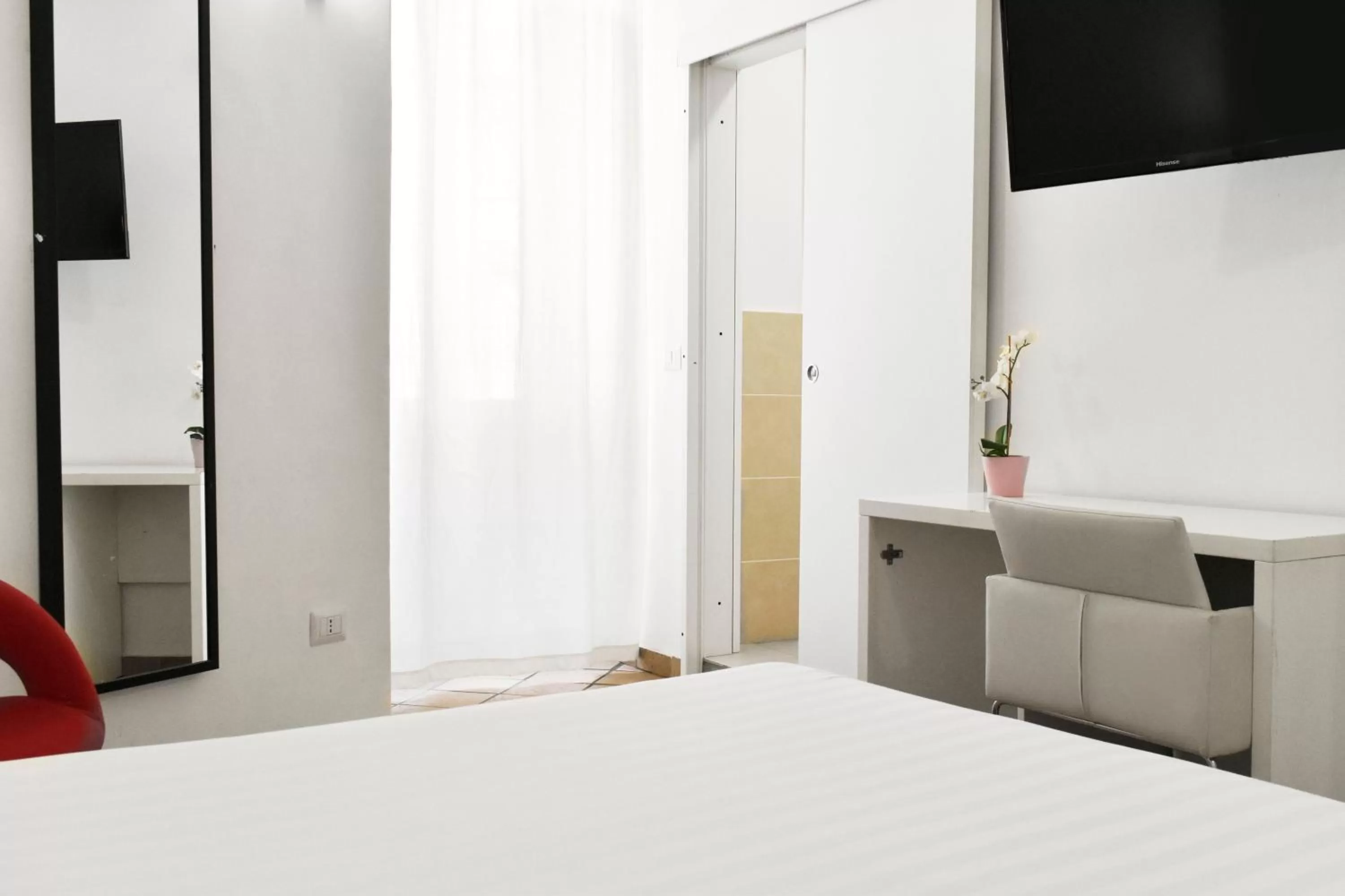 TV and multimedia, Bed in Roma Resort Colosseum