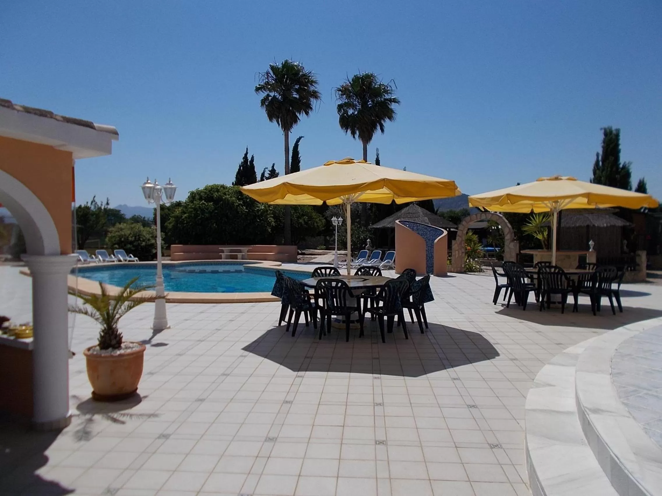 Property building in Pensión Los Caballos