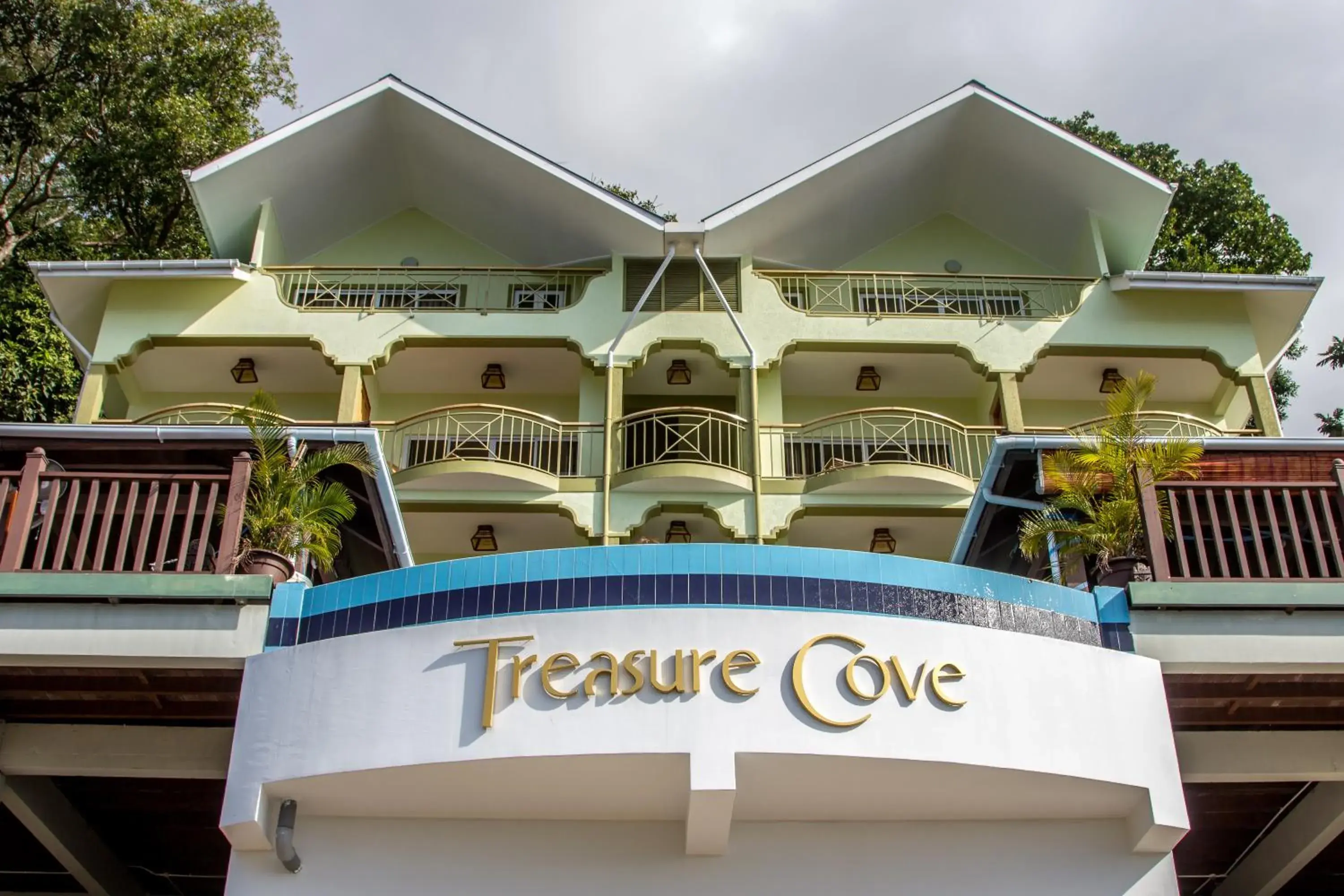Treasure Cove Hotel & Restaurant Treasure Cove Hotel & Restaurant