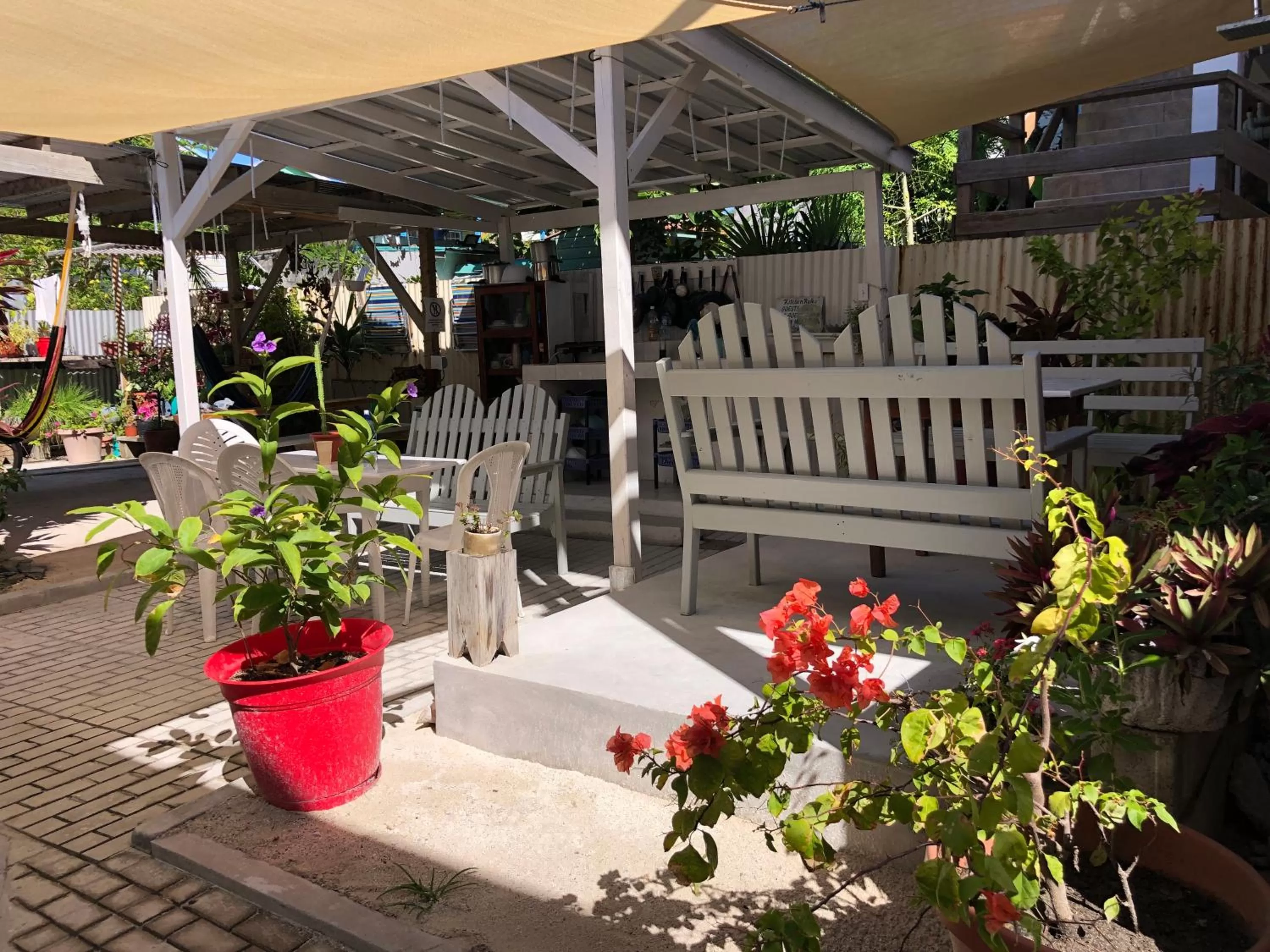 Blue Wave Guest House