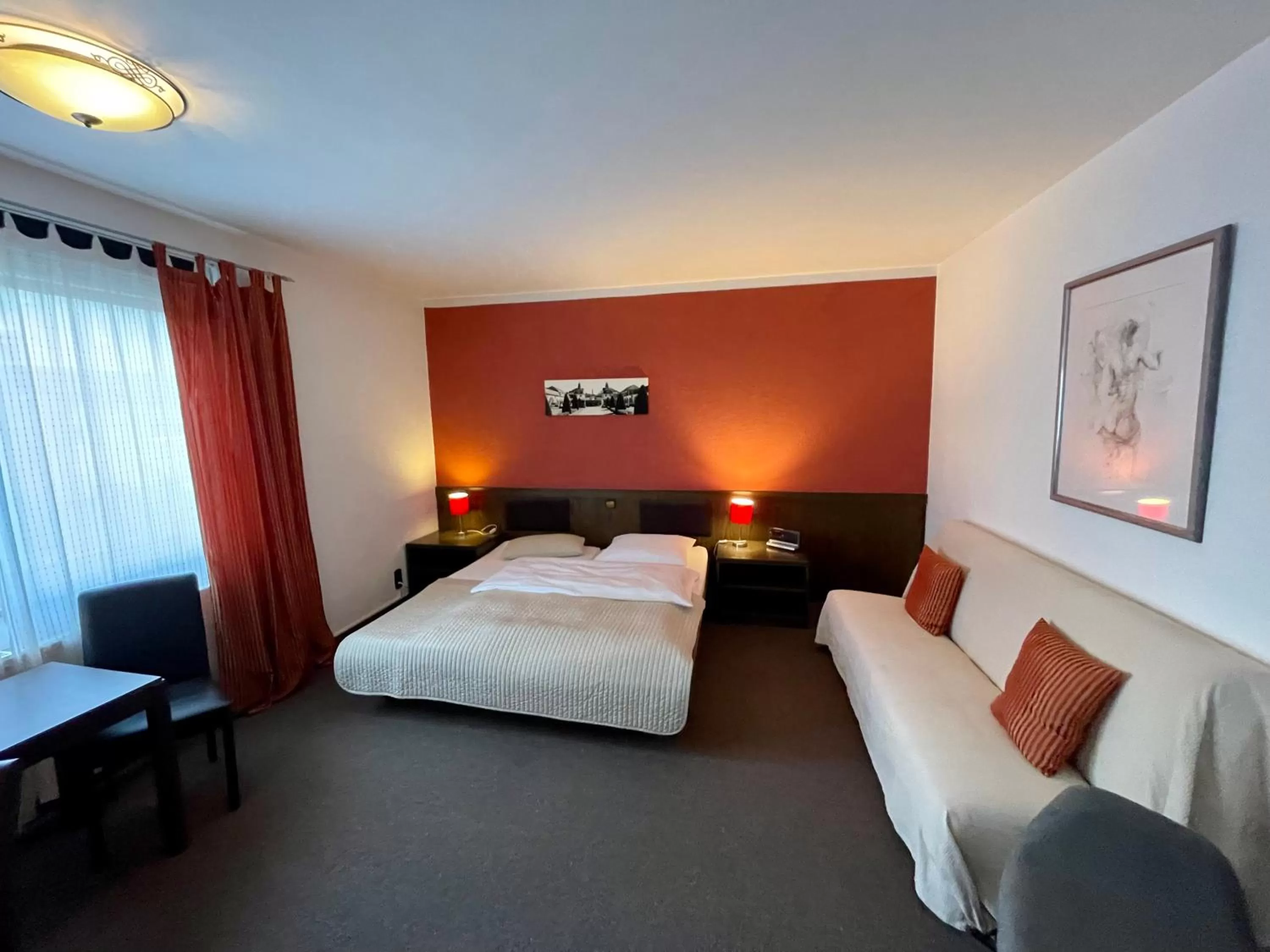 Bed in Hotel Brunnenhof