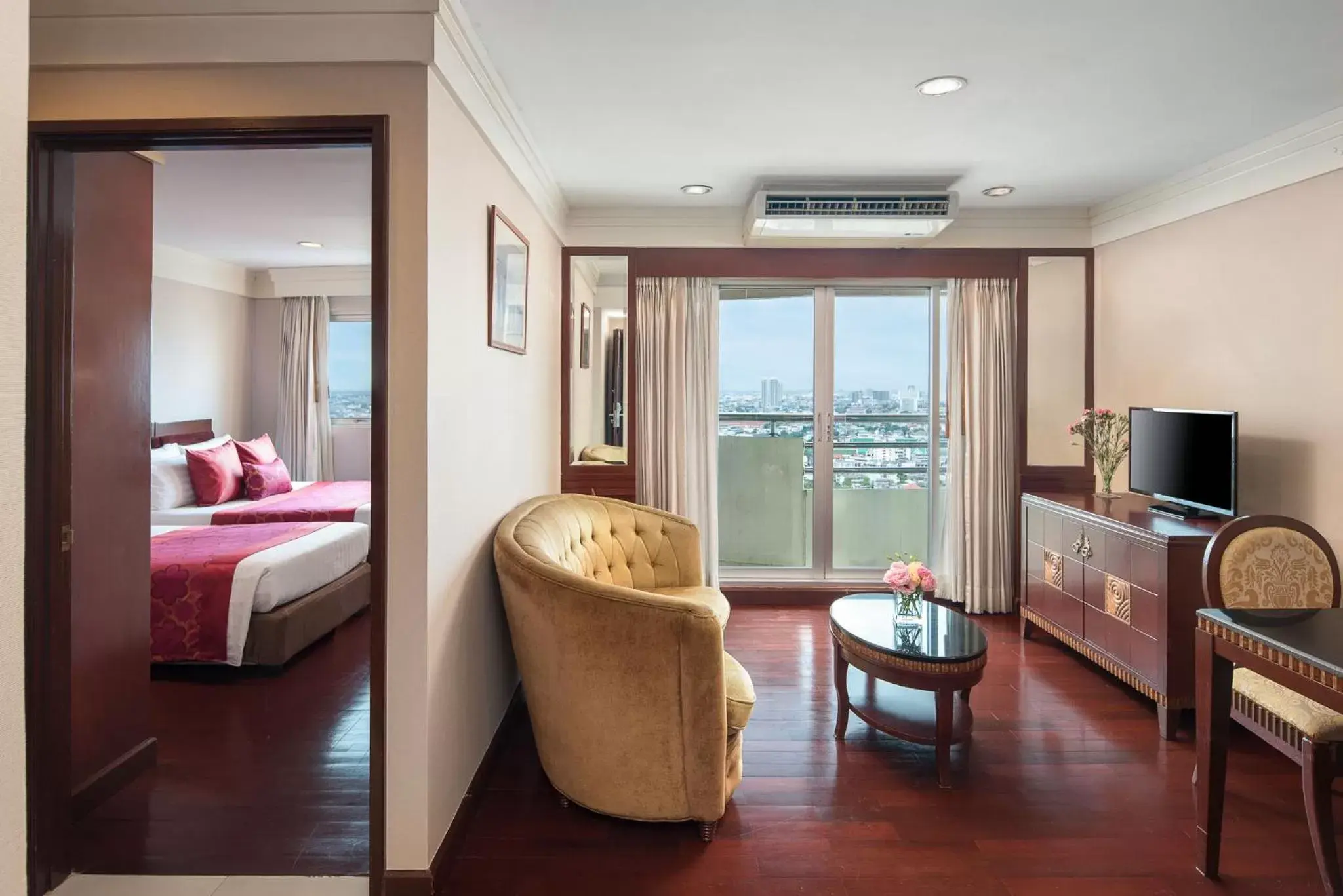 Living room in Prince Palace Hotel Bangkok - SHA Extra Plus