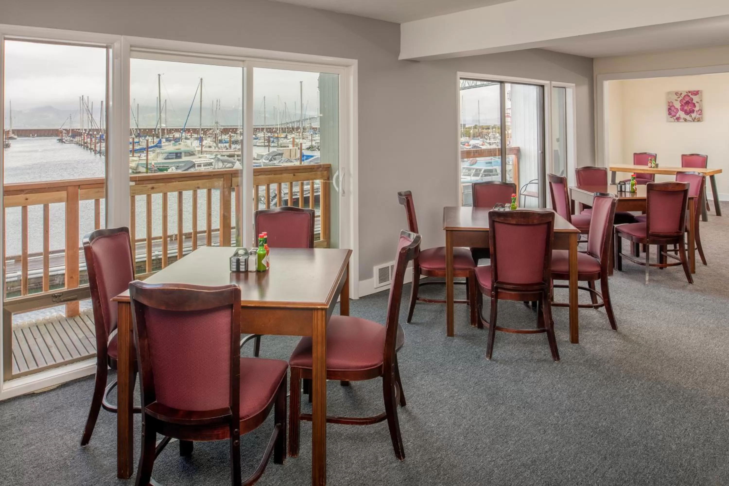 Restaurant/places to eat in Astoria Riverwalk Inn