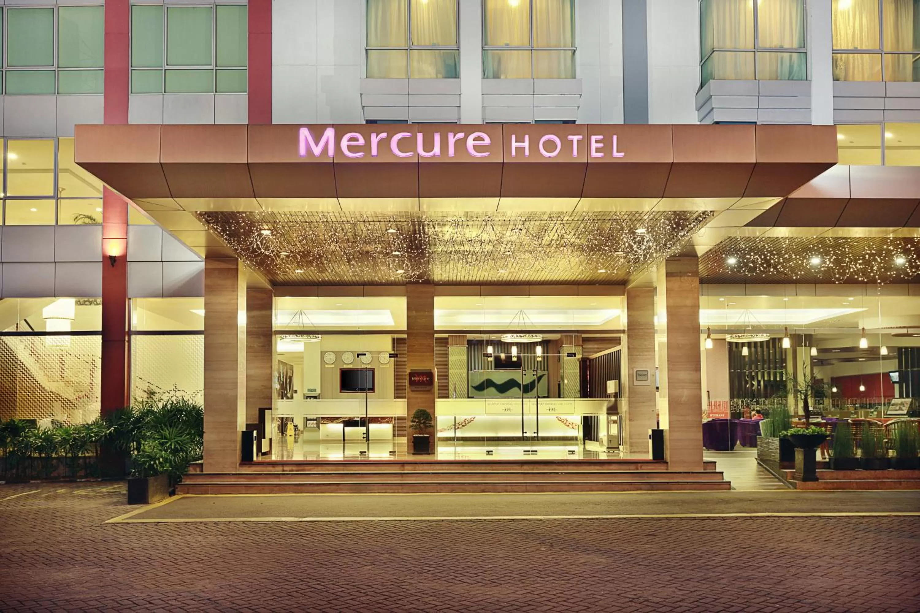 Facade/entrance in Mercure Pontianak City Center