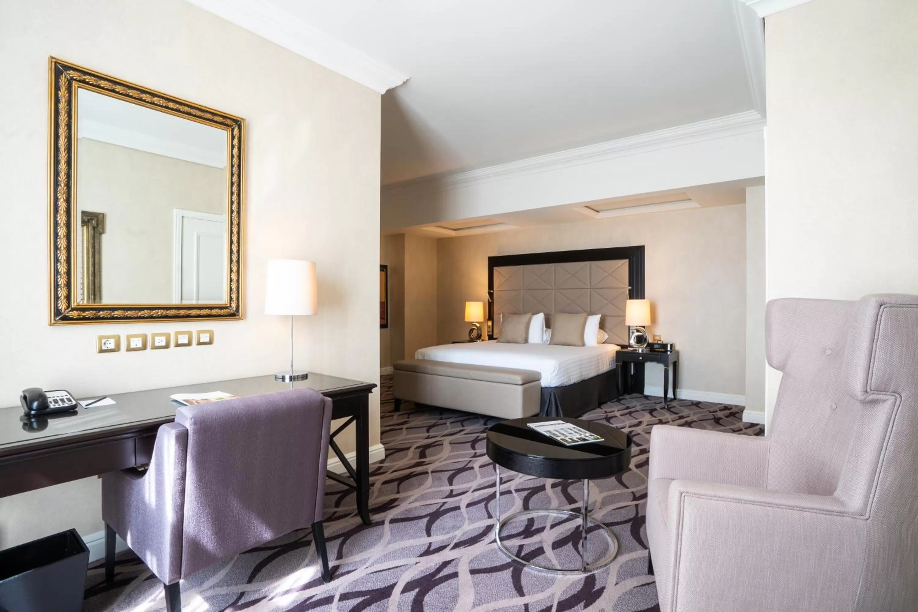 Photo of the whole room, Bed in Steigenberger Icon Wiltcher's