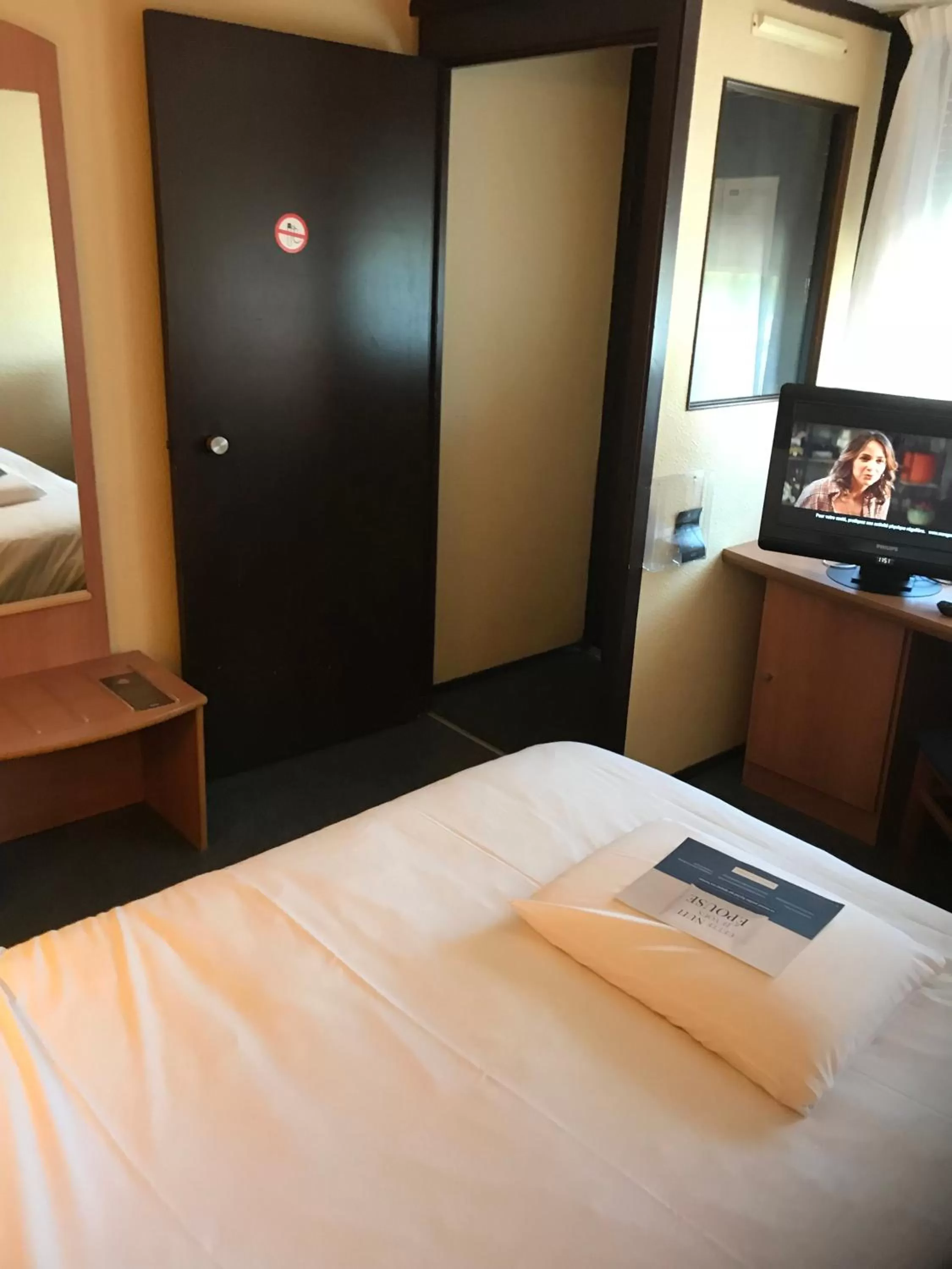 Photo of the whole room, Bed in Kyriad Tarbes Odos