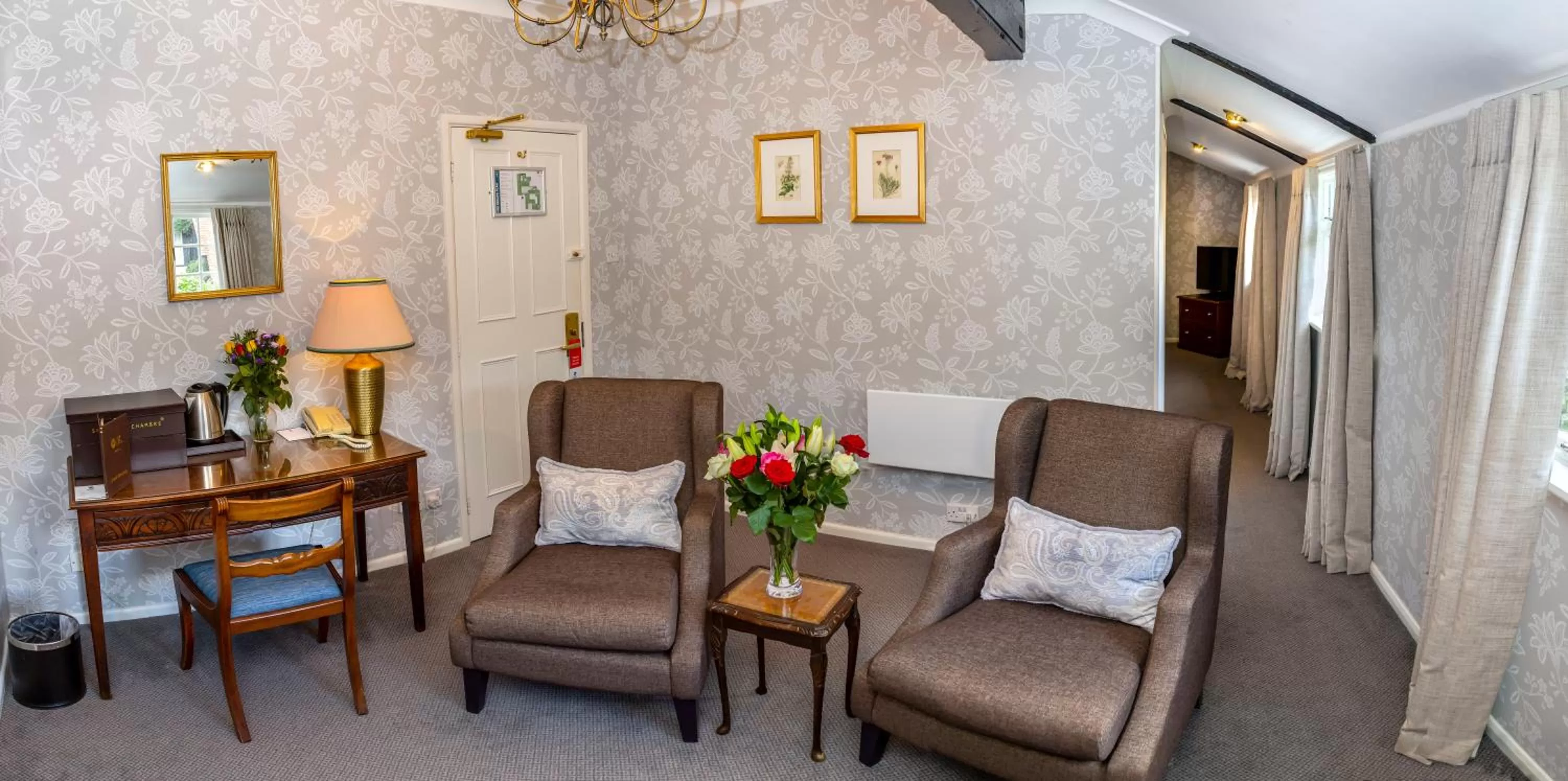 Living room in Best Western Red Lion Hotel