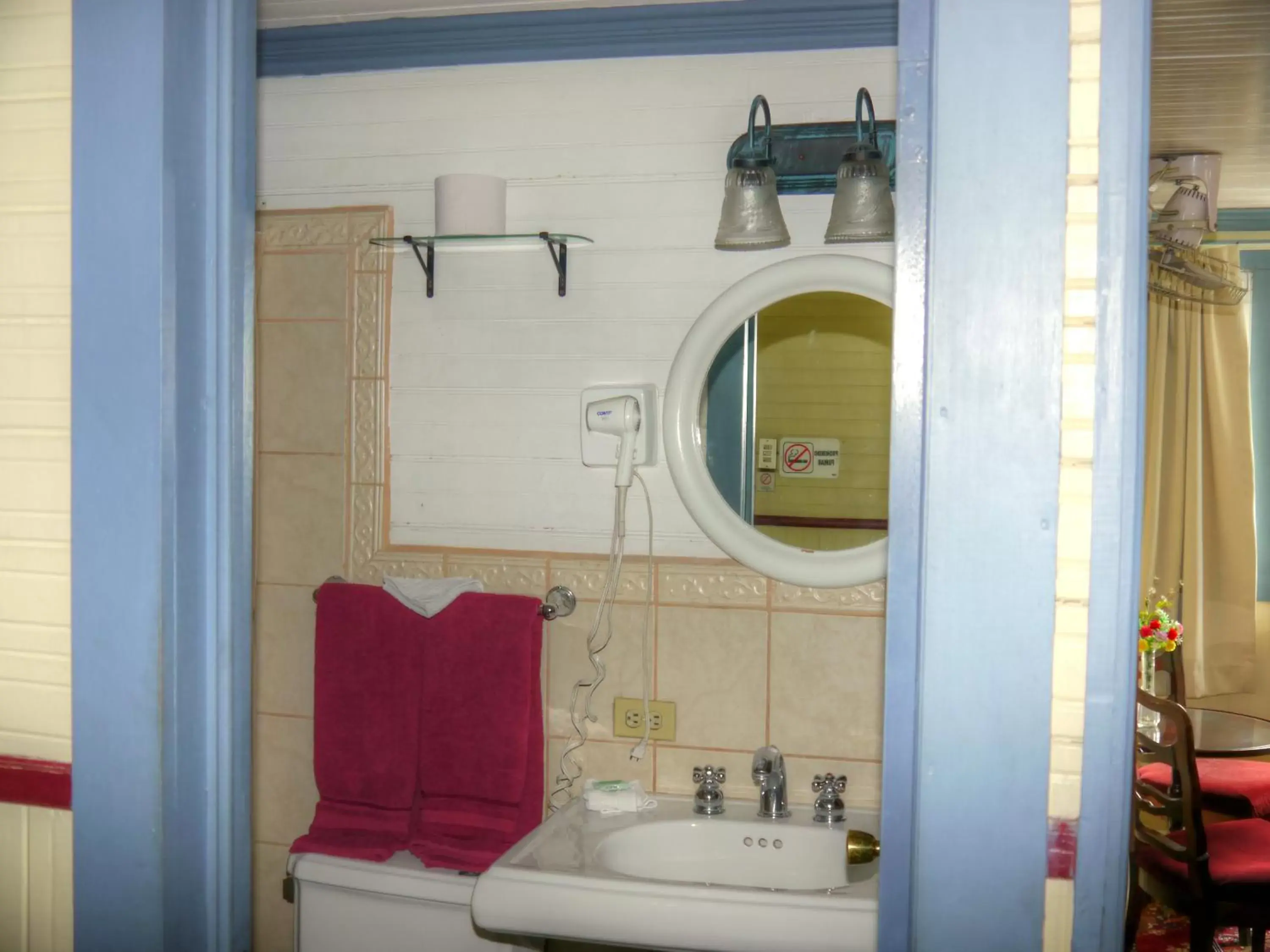 Bathroom in Hotel Santo Tomas / Historical Property