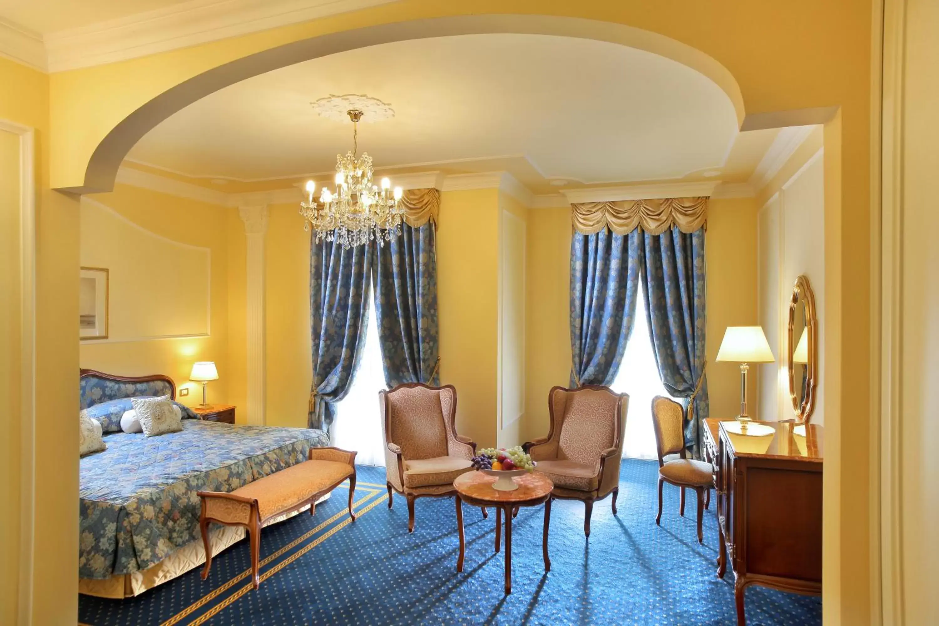 Photo of the whole room, Bed in Grand Hotel Trieste & Victoria