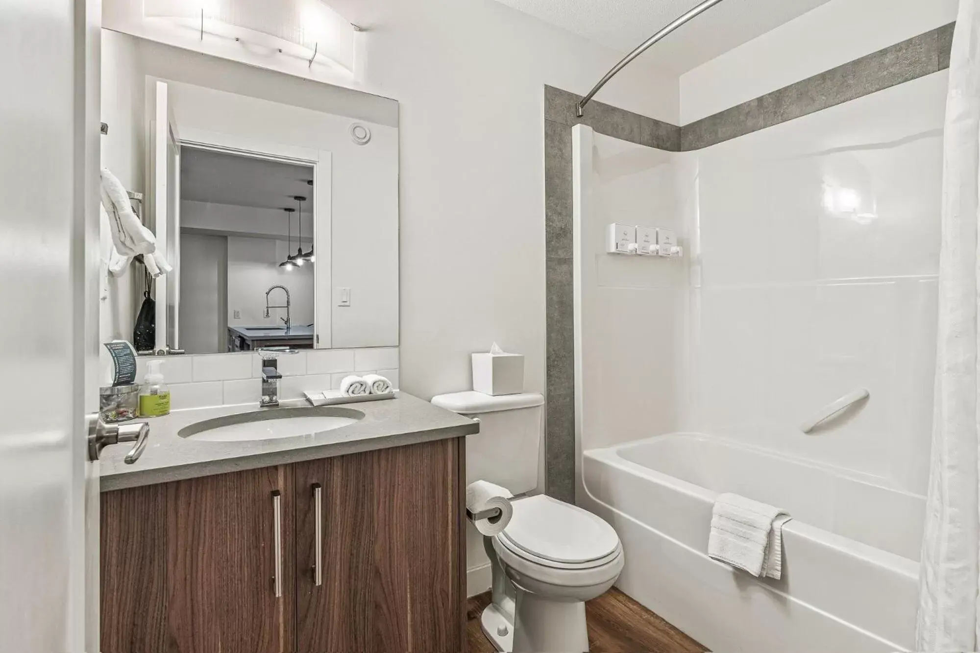 One-Bedroom Apartment - Self Check-In in Basecamp Resorts Canmore One-Bedroom Apartment - Self Check-In in Basecamp Resorts Canmore