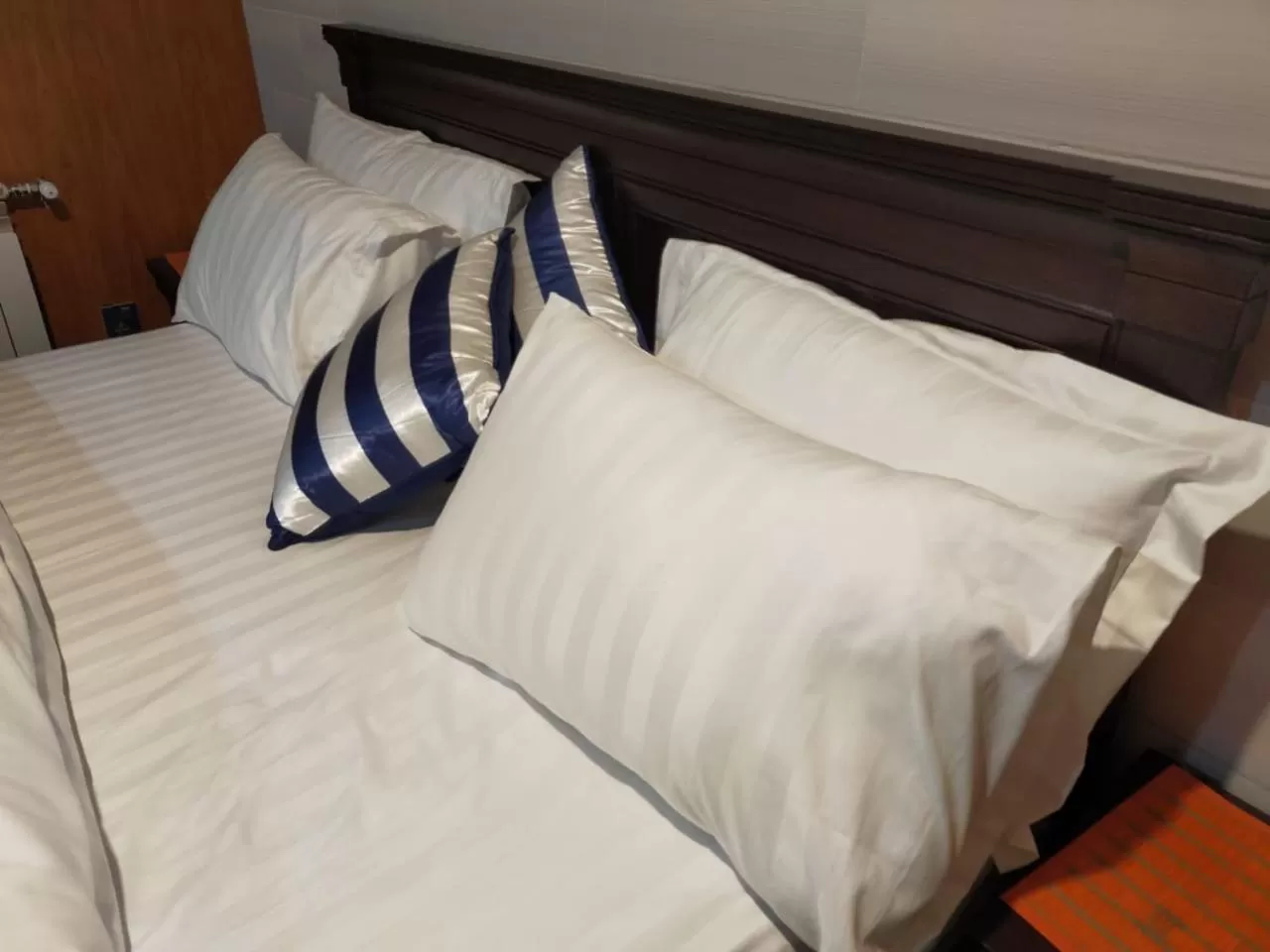 Bed in Shagufta Hotel Murree