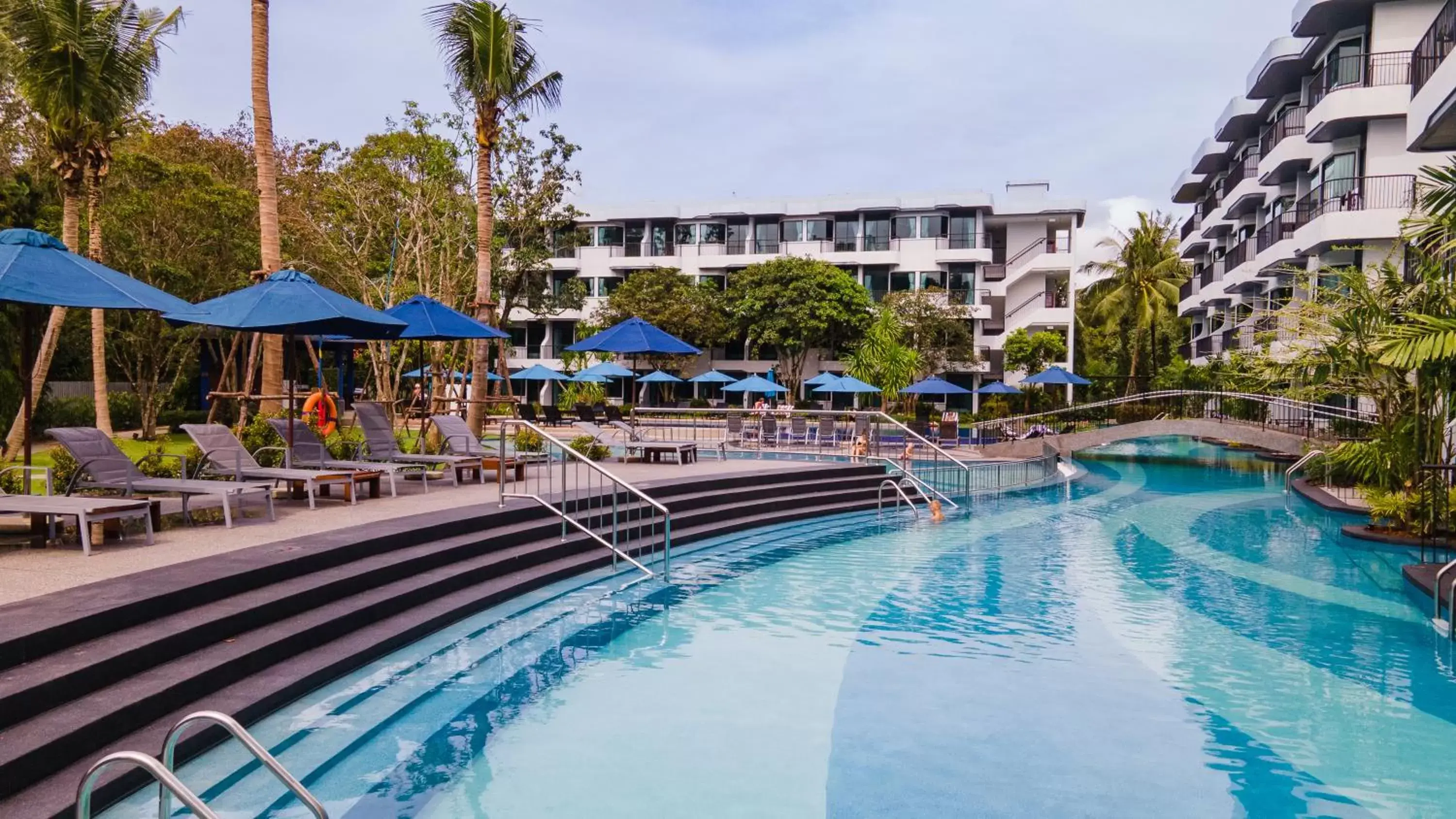 Swimming pool in Holiday Style Ao Nang Beach Resort, Krabi Swimming pool in Holiday Style Ao Nang Beach Resort, Krabi