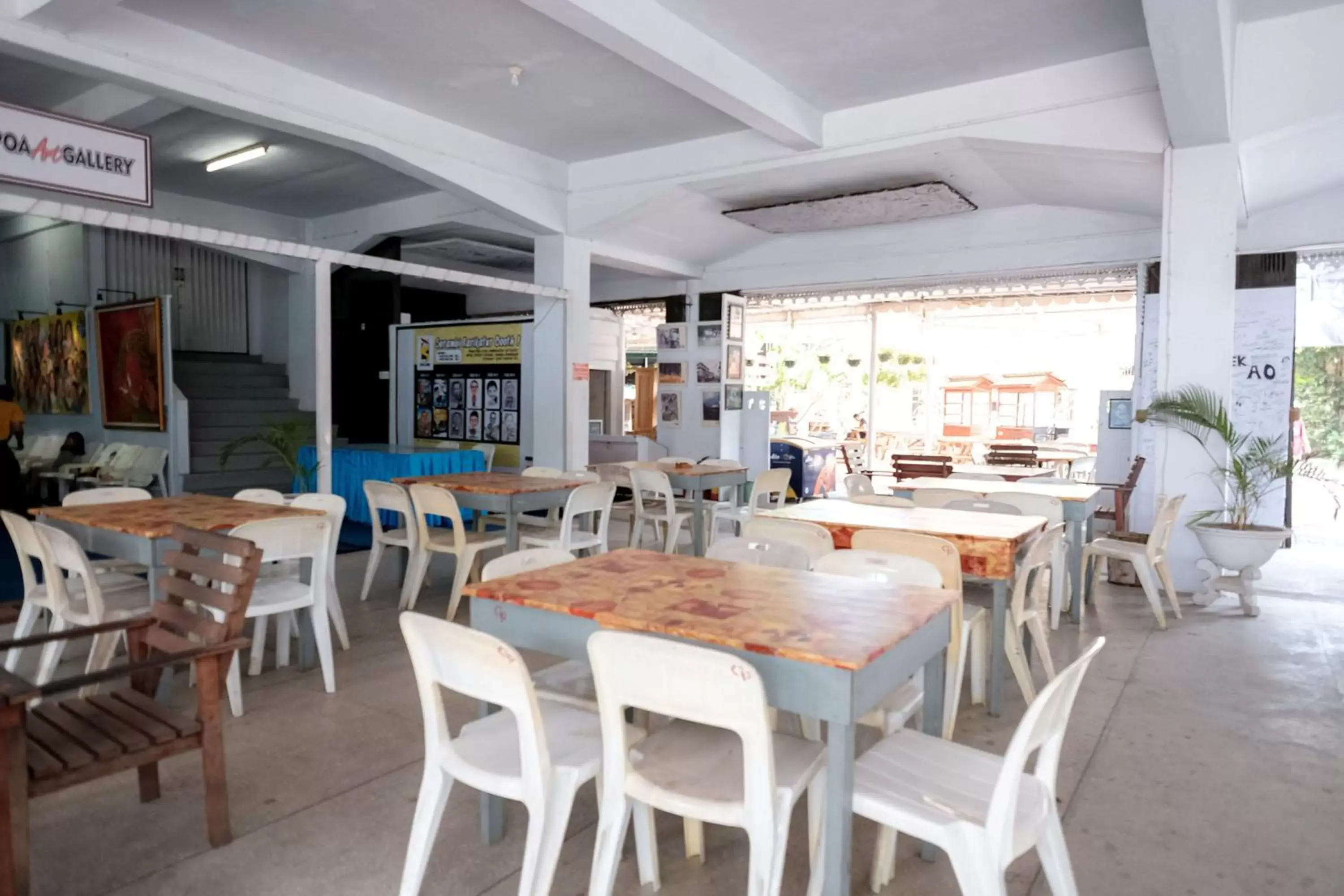 Dining area, Restaurant/Places to Eat in RedDoorz @ Cempaka Putih Jambi