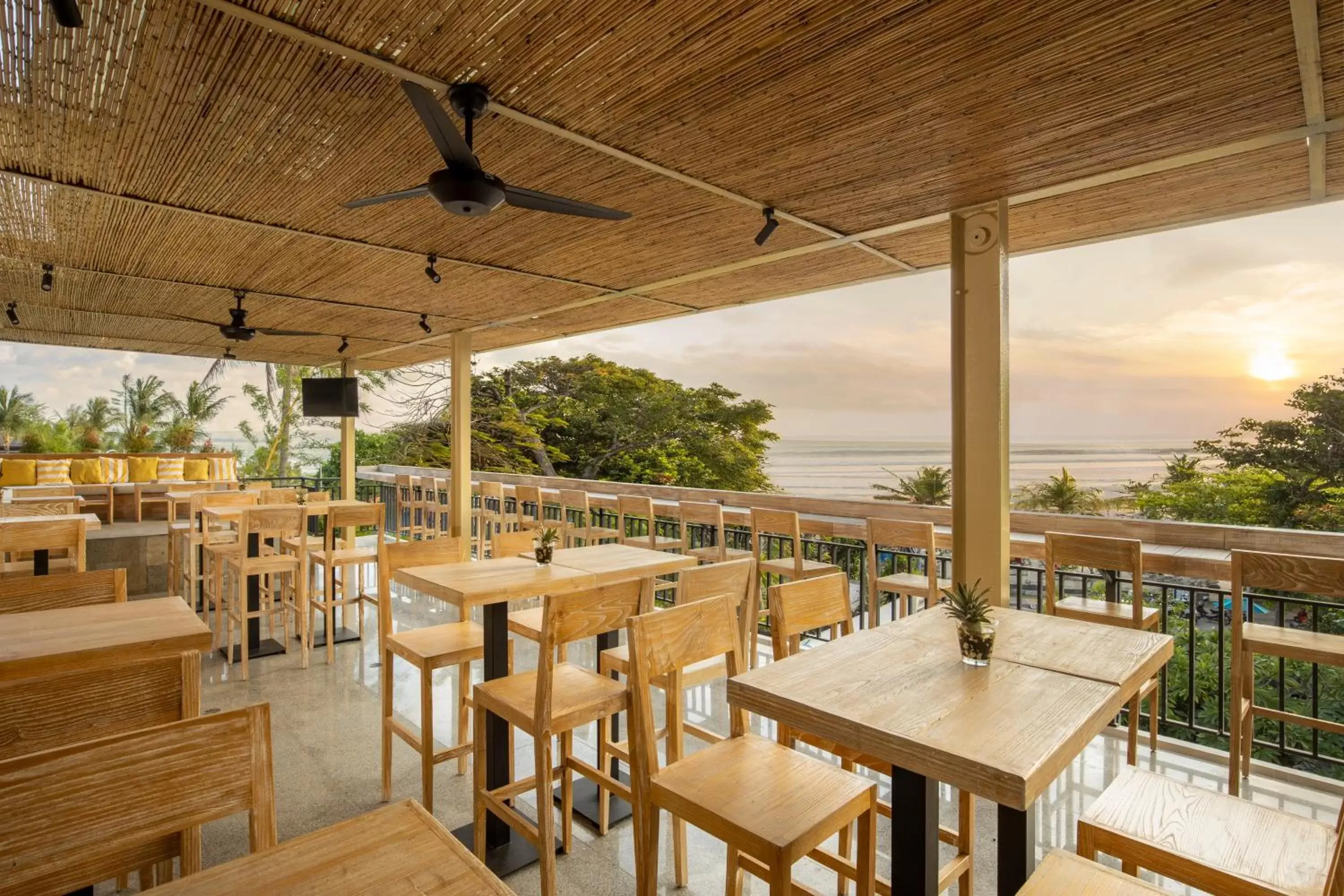 Restaurant/places to eat in Away Bali Legian Camakila Restaurant/places to eat in Away Bali Legian Camakila