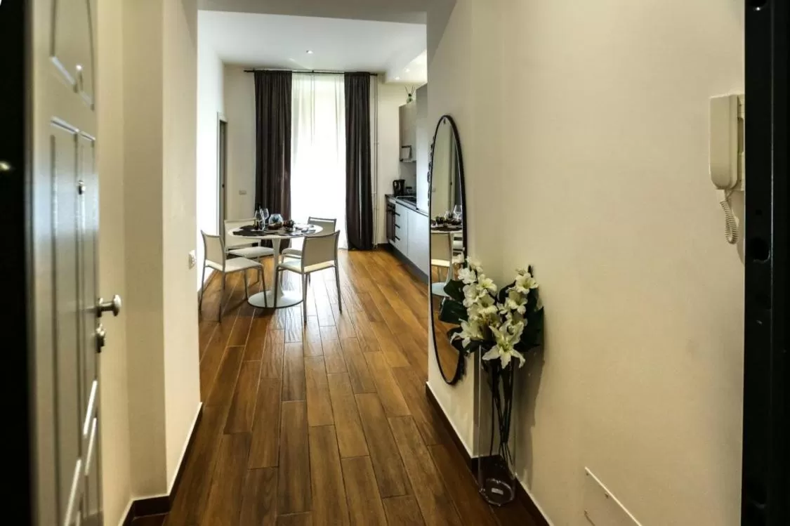 Dining area in Vanella Rome Domus