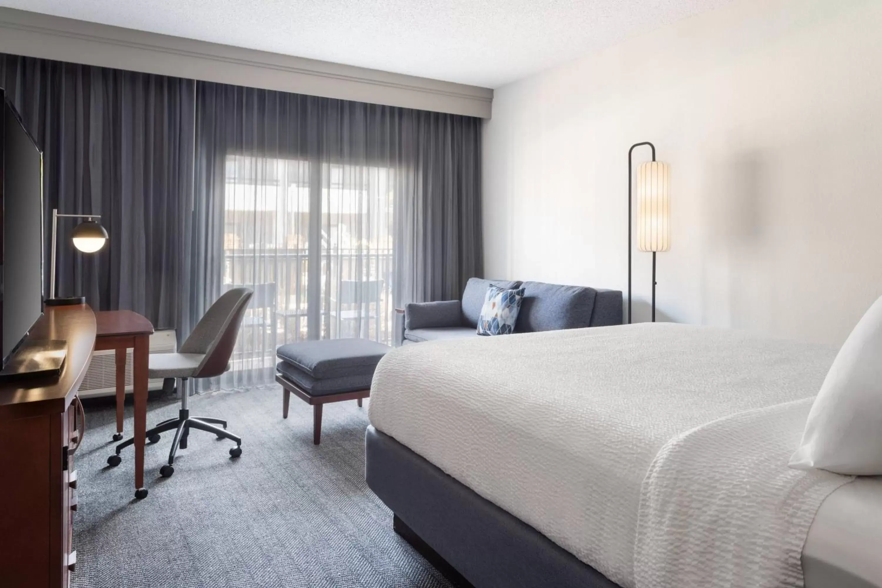 King Room with Sofa Bed in Courtyard St. Petersburg Clearwater King Room with Sofa Bed in Courtyard St. Petersburg Clearwater