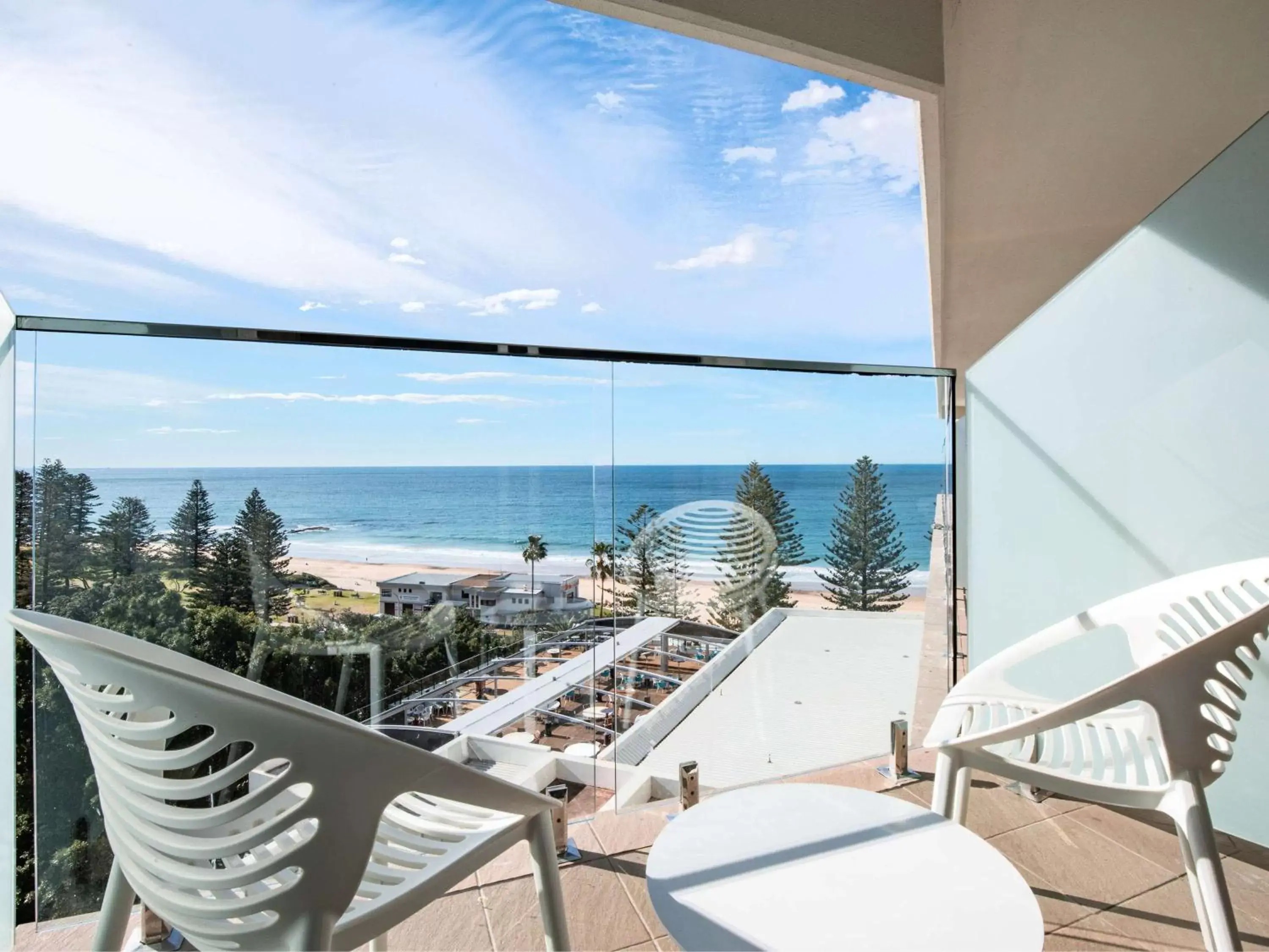 Photo of the whole room, Balcony/Terrace in Novotel Wollongong Northbeach