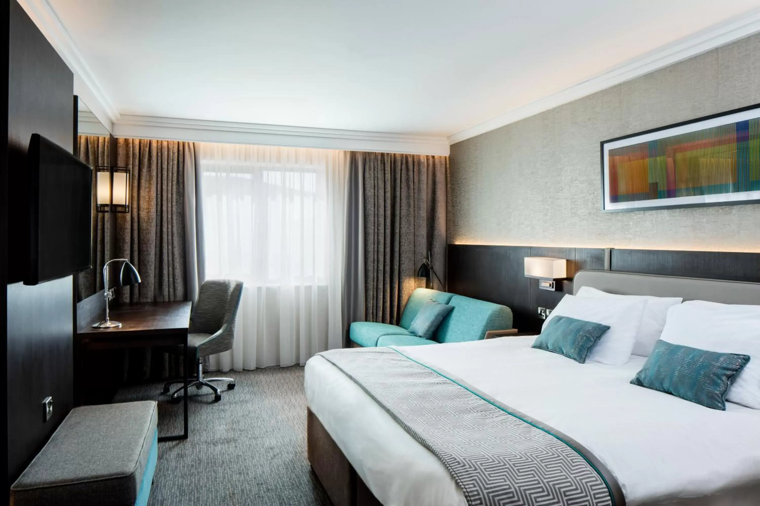 Photo of the whole room, Bed in Crowne Plaza - Belfast, an IHG Hotel