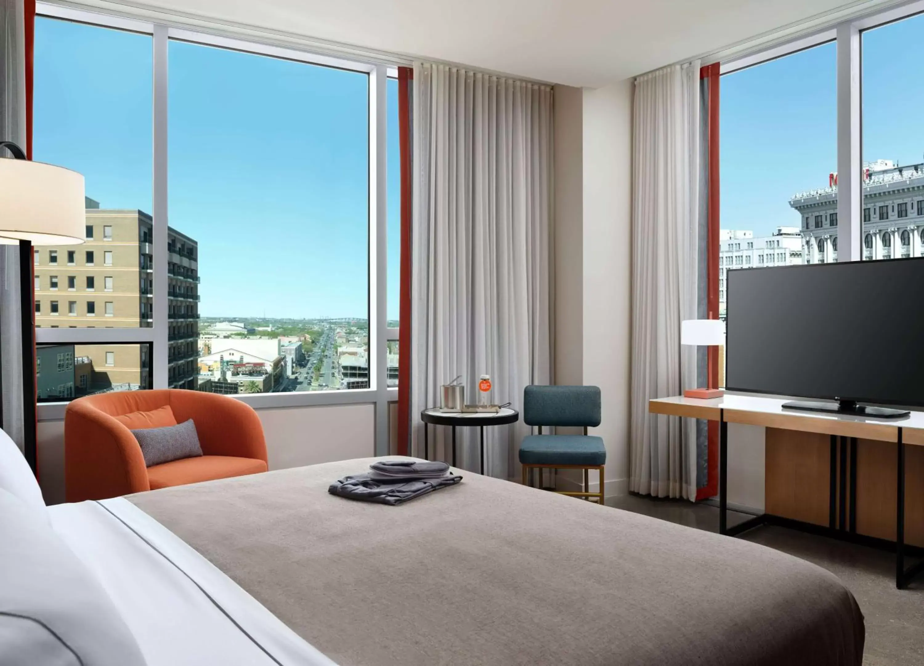 Bed in Canopy by Hilton New Orleans Downtown Bed in Canopy by Hilton New Orleans Downtown