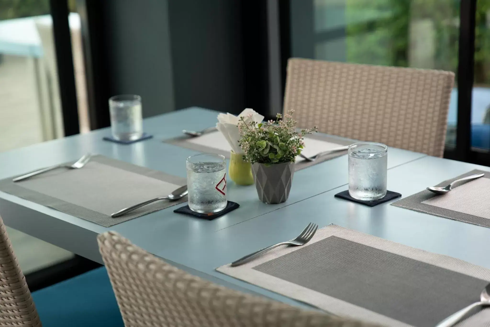 Restaurant/places to eat in Krabi SeaBass Hotel Restaurant/places to eat in Krabi SeaBass Hotel