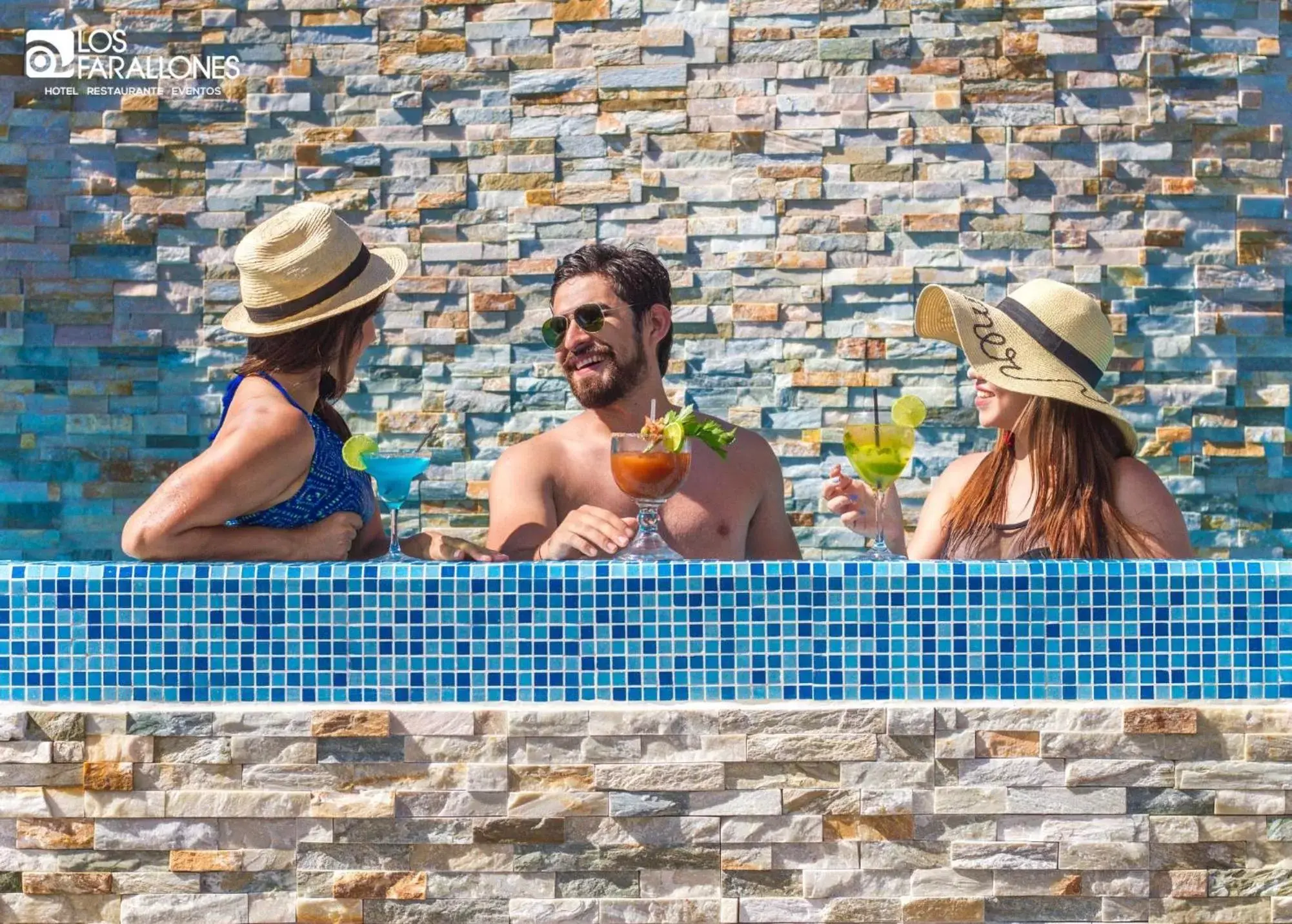 Swimming Pool in Hotel Los Farallones