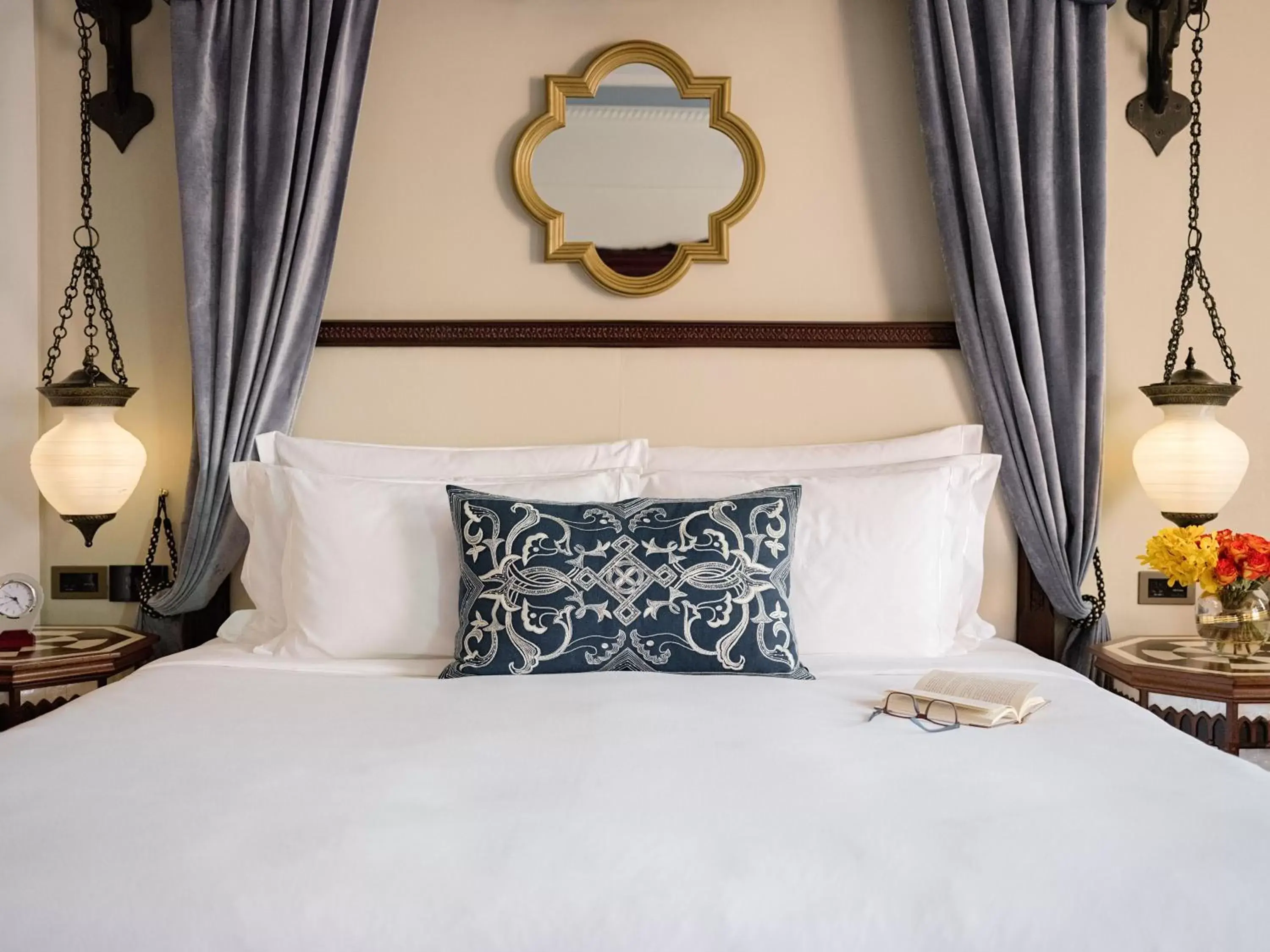 Bed in Jumeirah Al Qasr Dubai Bed in Jumeirah Al Qasr Dubai