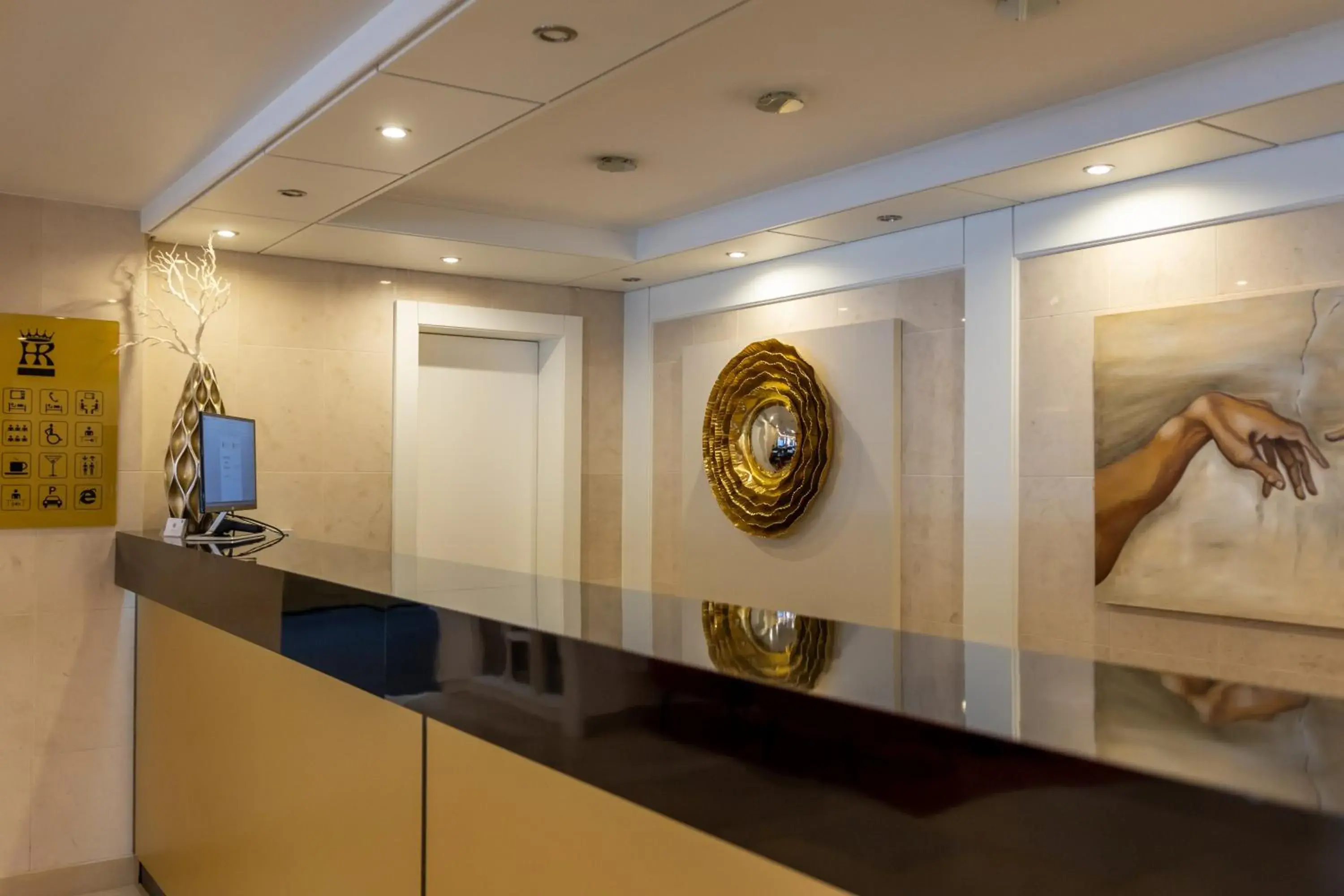 Lobby or reception in Hotel Regina Lobby or reception in Hotel Regina