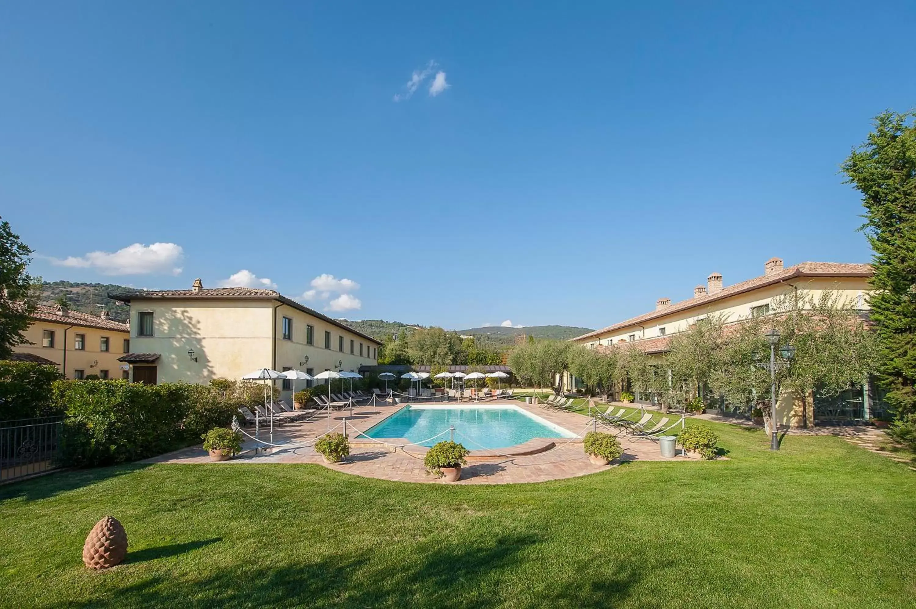 Property building, Swimming Pool in Relais dell'Olmo