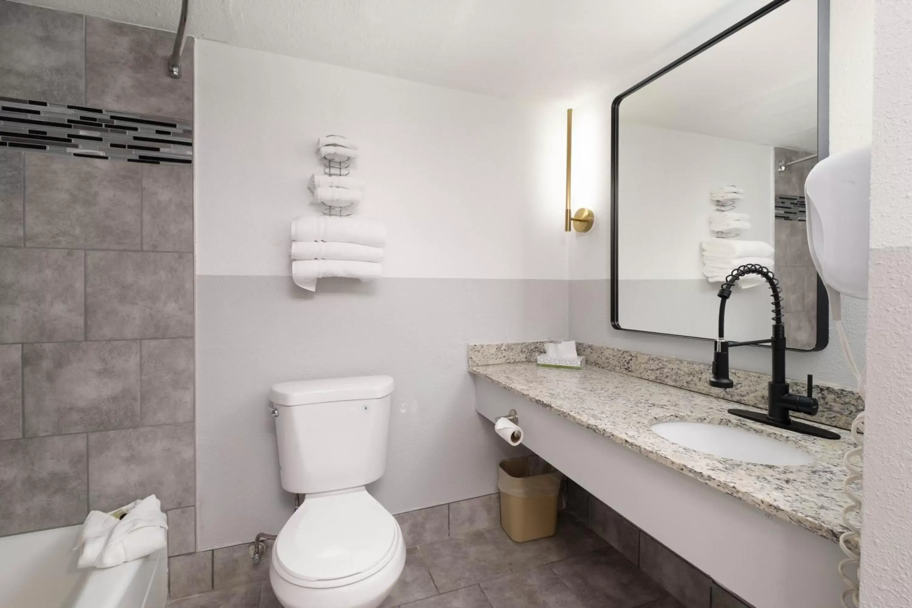 Shower, Bathroom in Cactus Cove Inn and Suites