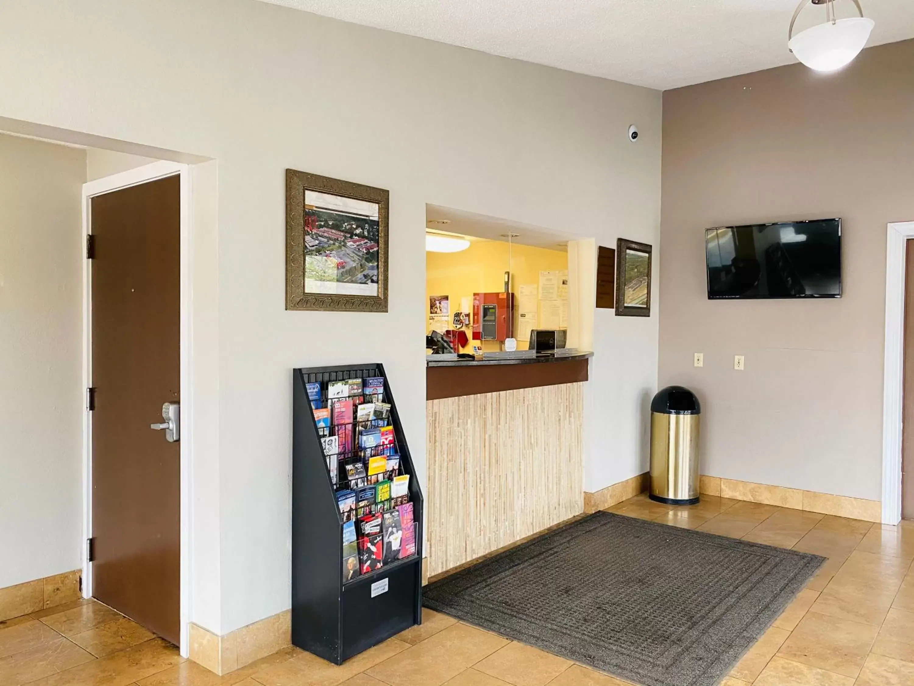 Lobby or reception, Lobby/Reception in Travelodge by Wyndham Laurel