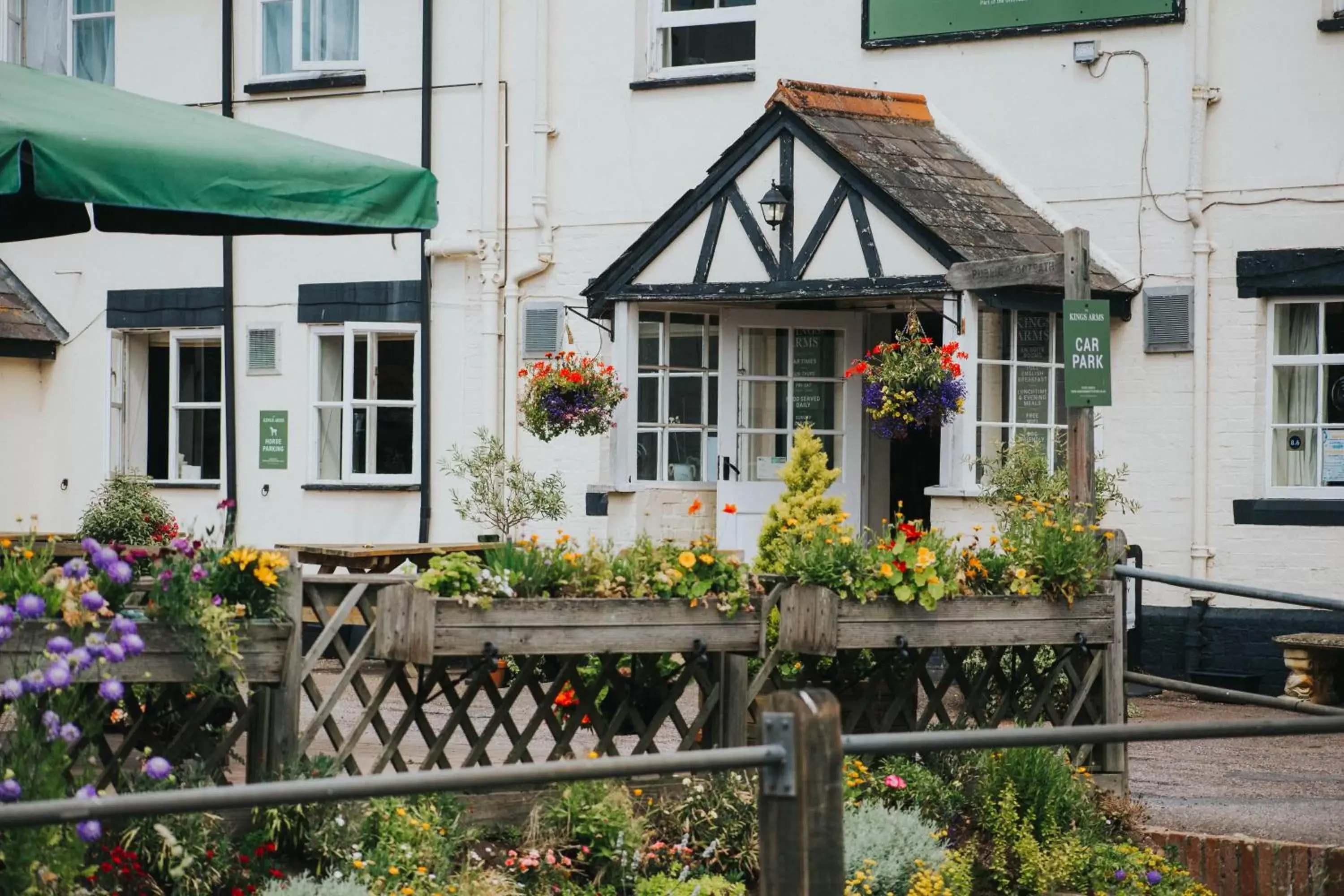 Garden, Property Building in The Kings Arms Otterton