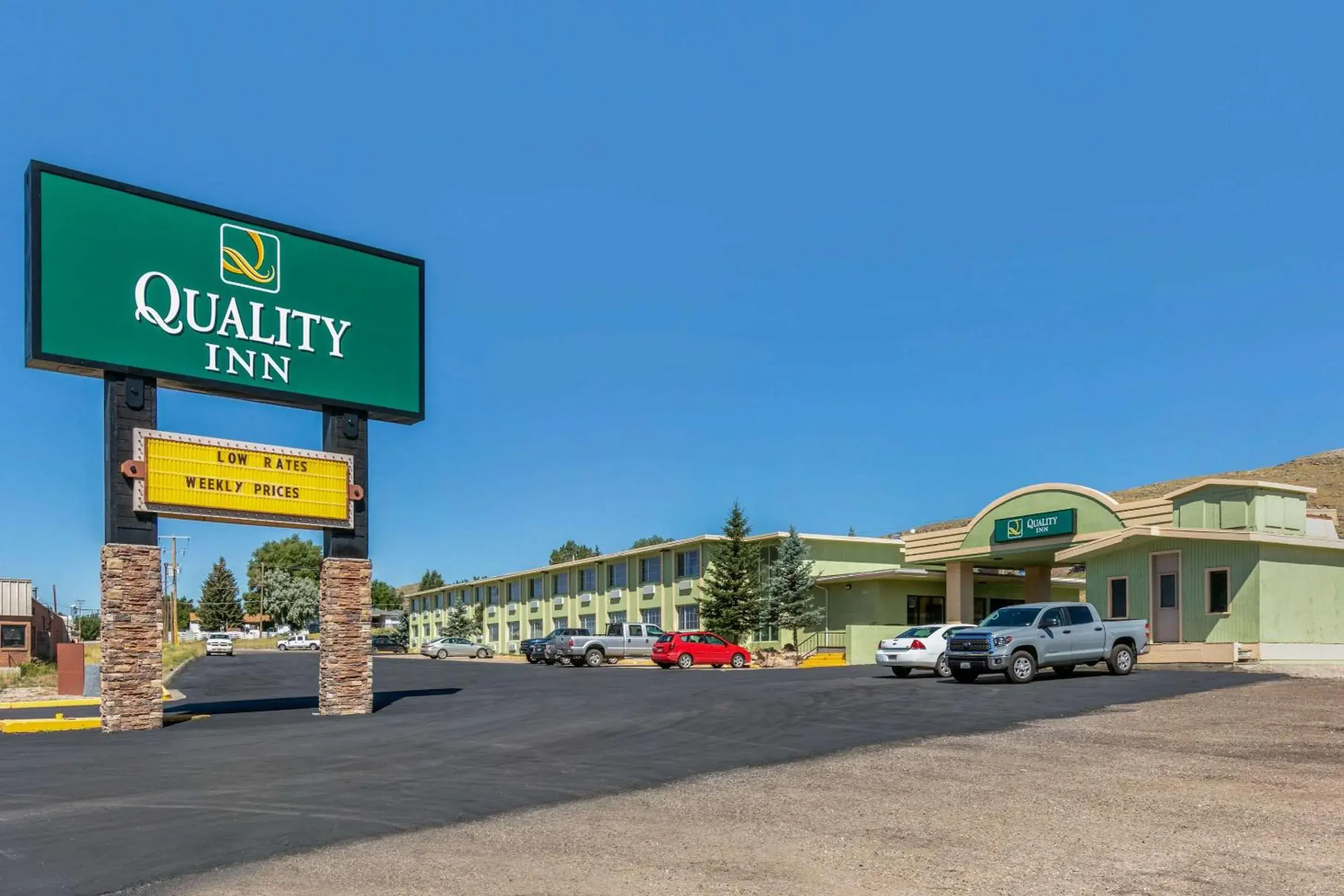 Property building in Quality Inn Rawlins I-80 Property building in Quality Inn Rawlins I-80