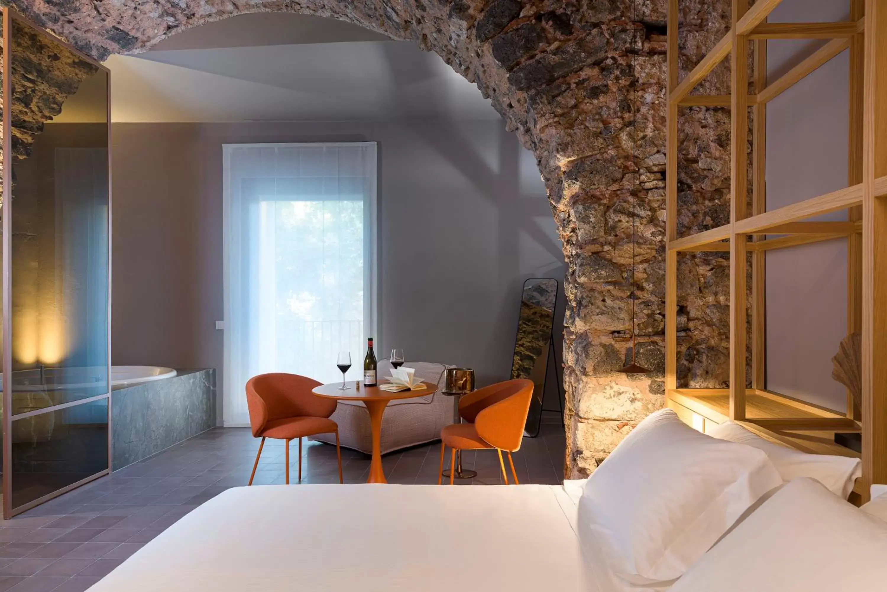 Bed, Restaurant/Places to Eat in BASTIÒ PRIVATE SUITES