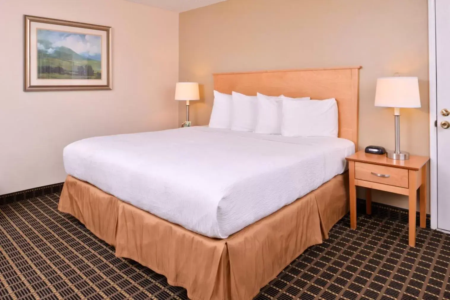 Bed in Campus Inn & Suites Eugene Downtown Bed in Campus Inn & Suites Eugene Downtown