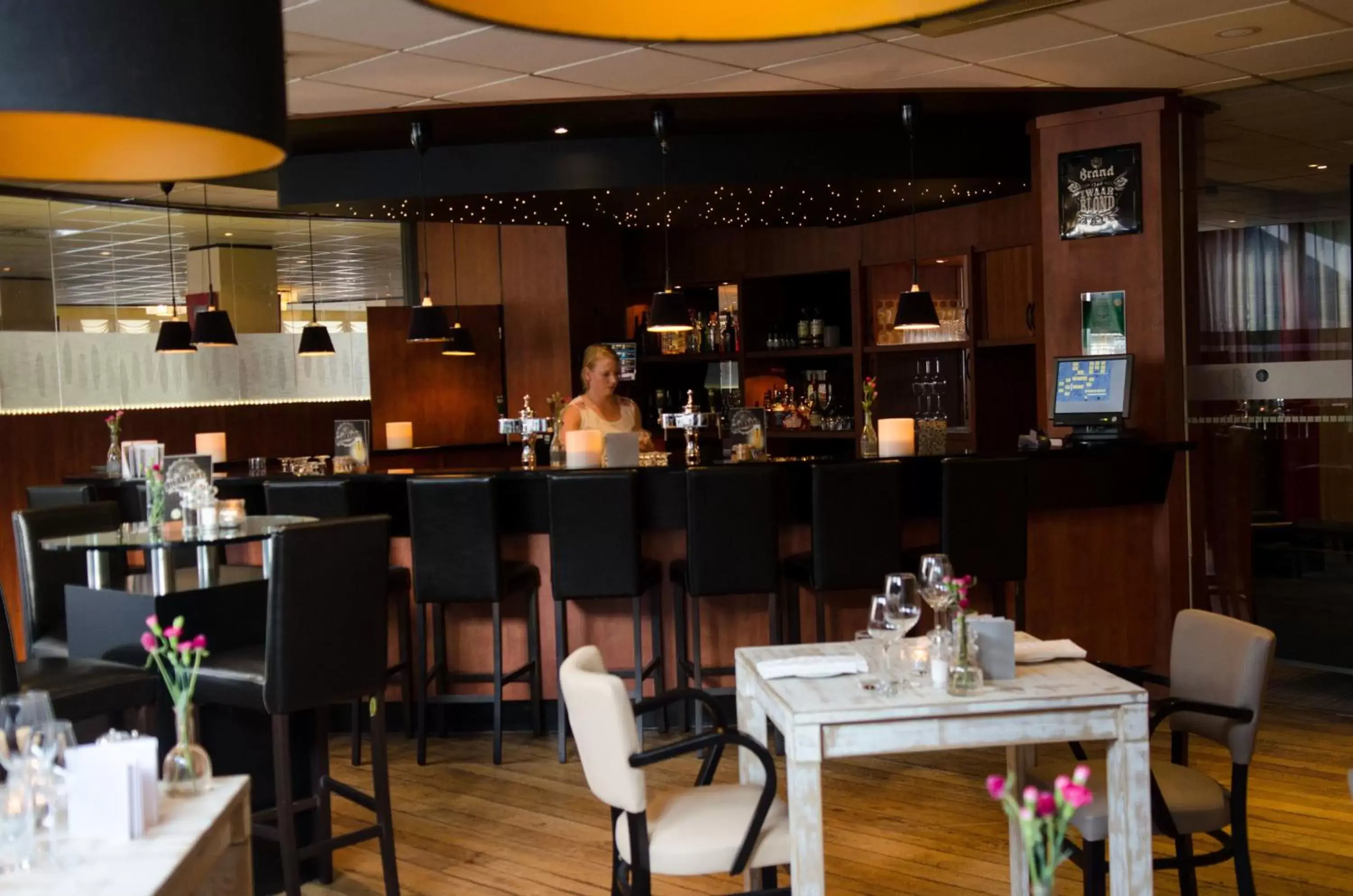 Lounge or bar in Fletcher Hotel-Restaurant Weert Lounge or bar in Fletcher Hotel-Restaurant Weert